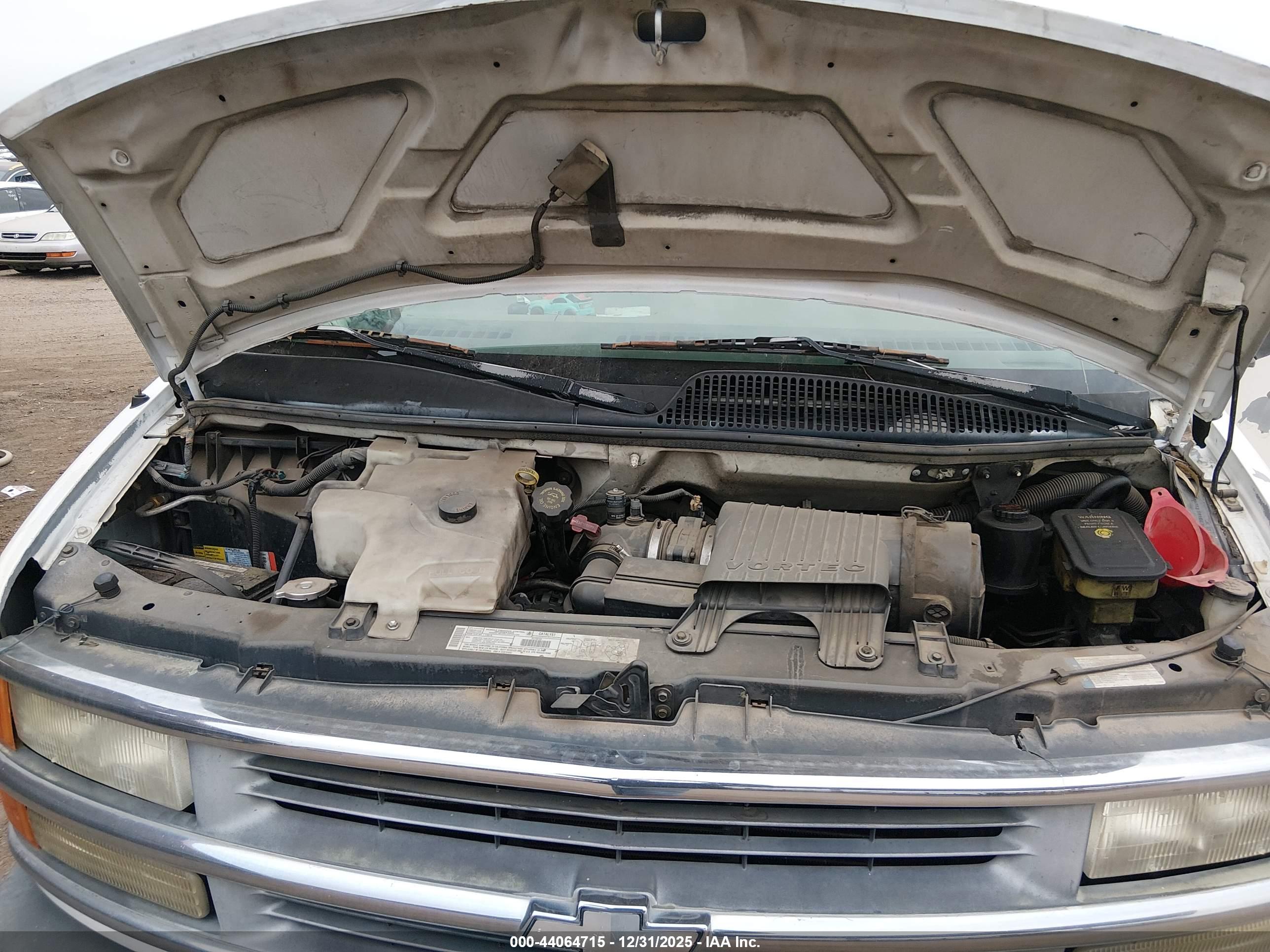CHEVROLET EXPRESS image 10