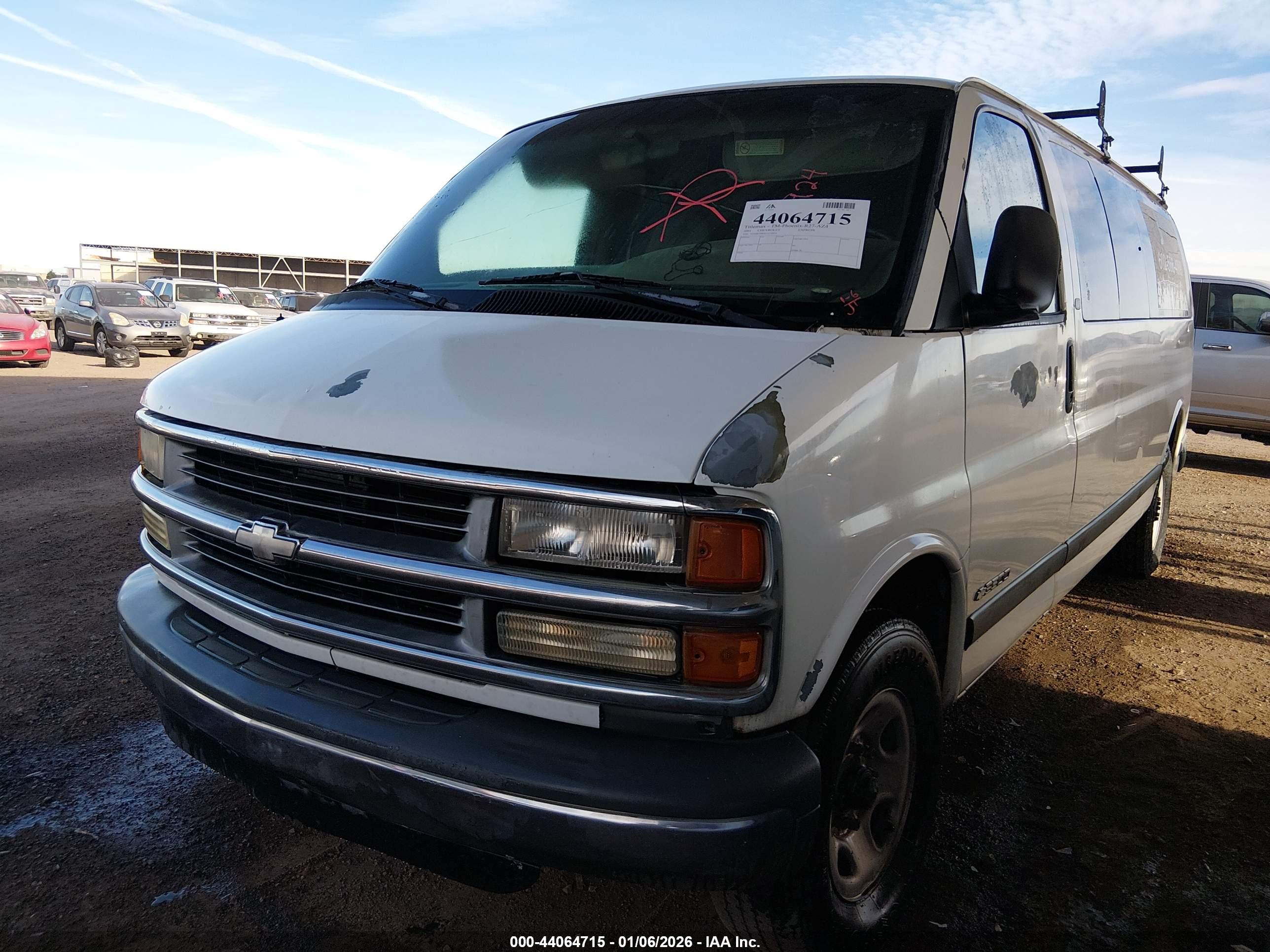 CHEVROLET EXPRESS image 2