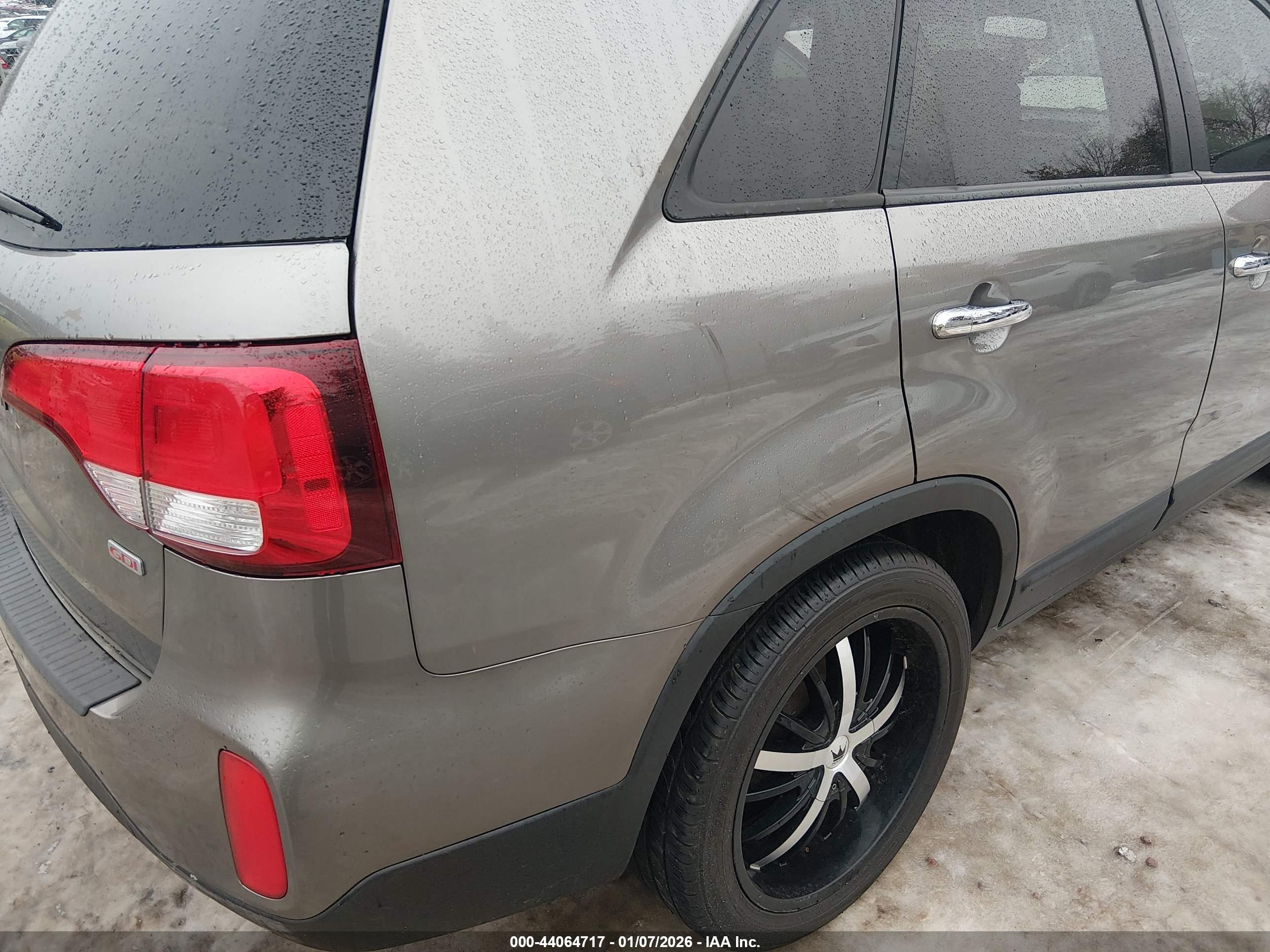 KIA SORENTO image 6