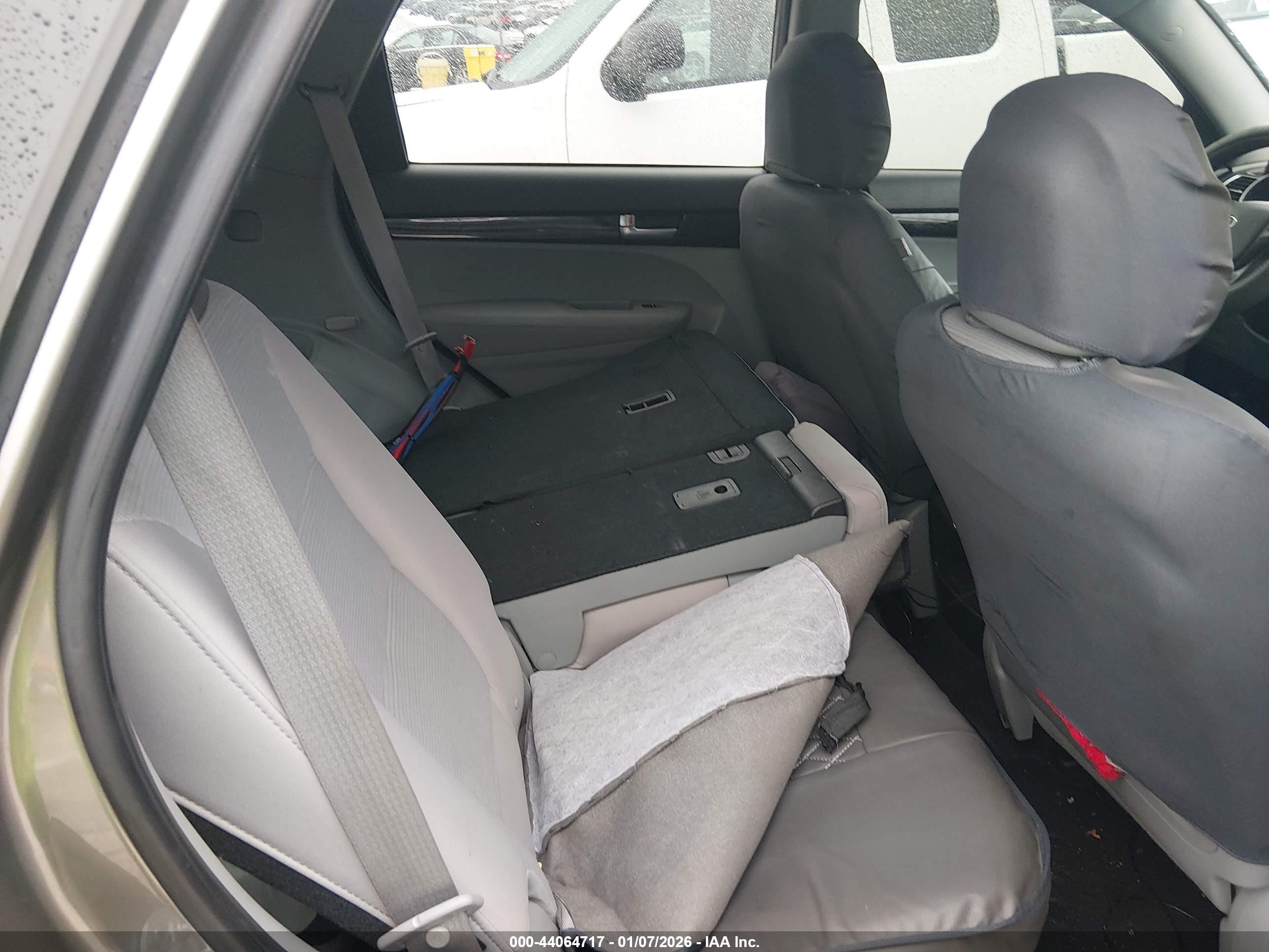 KIA SORENTO image 8
