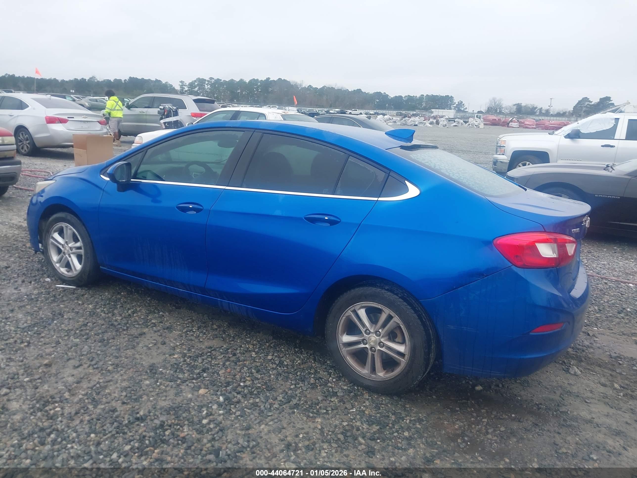 CHEVROLET CRUZE image 3