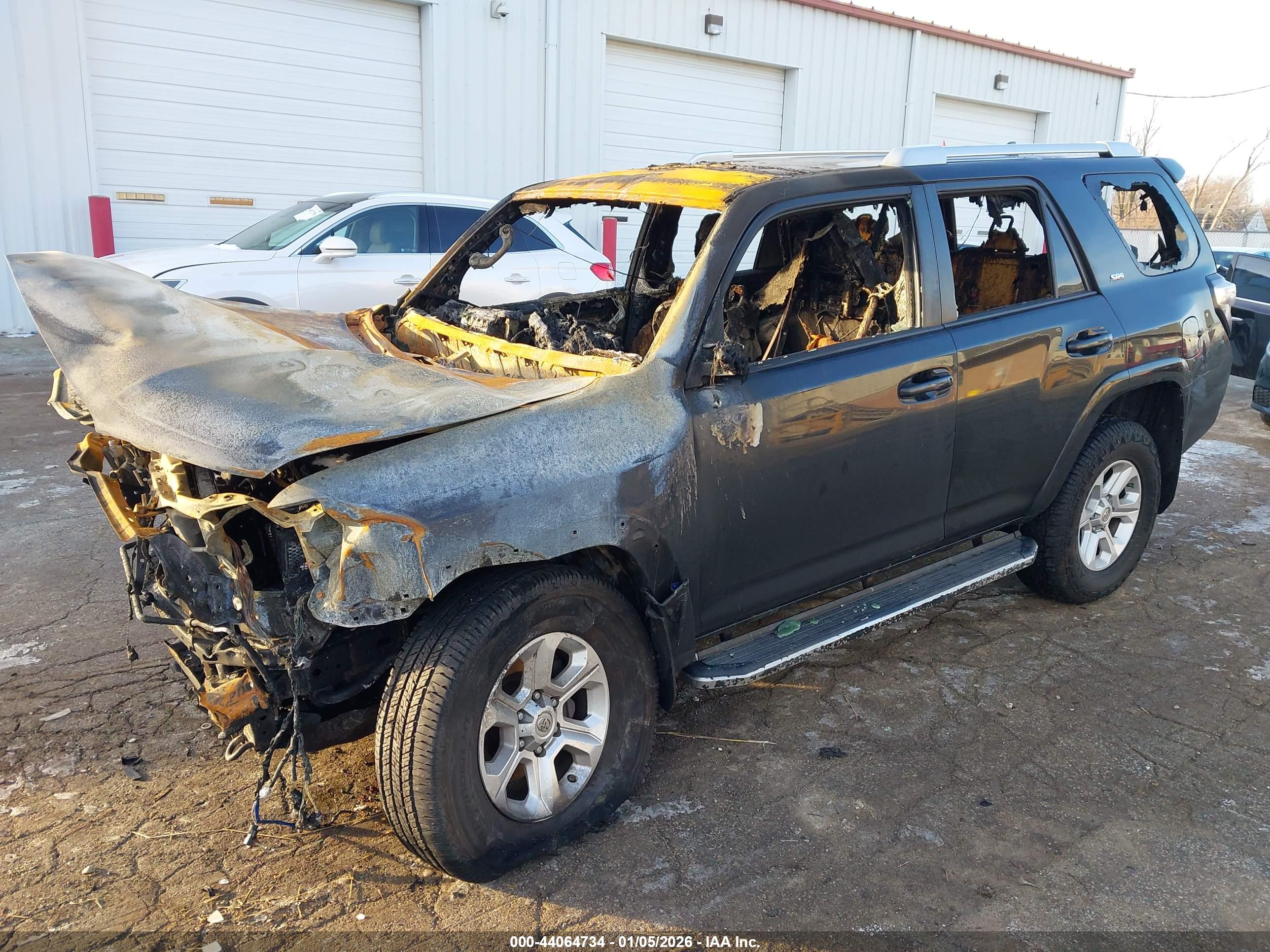 TOYOTA 4RUNNER image 2