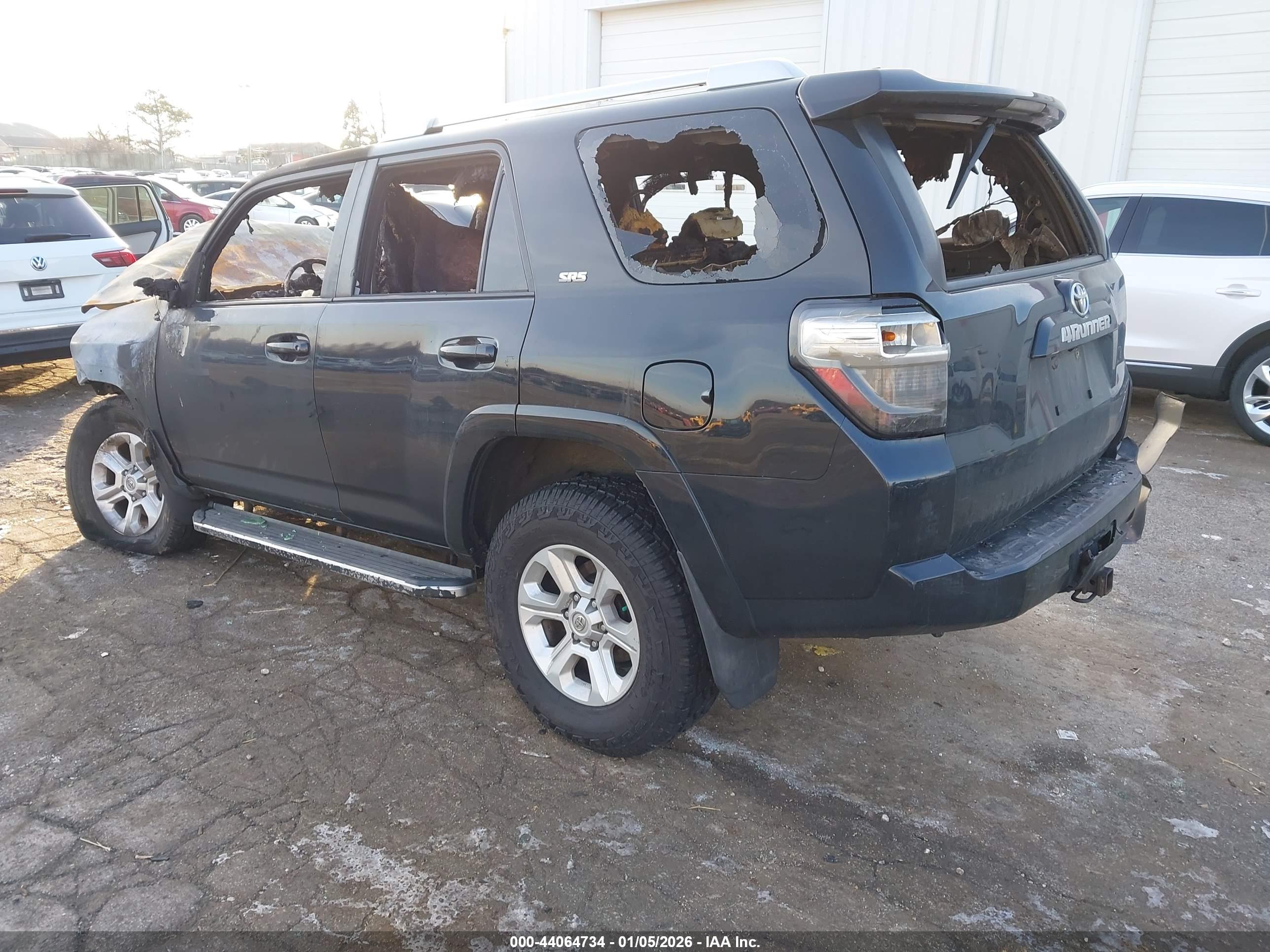 TOYOTA 4RUNNER image 3
