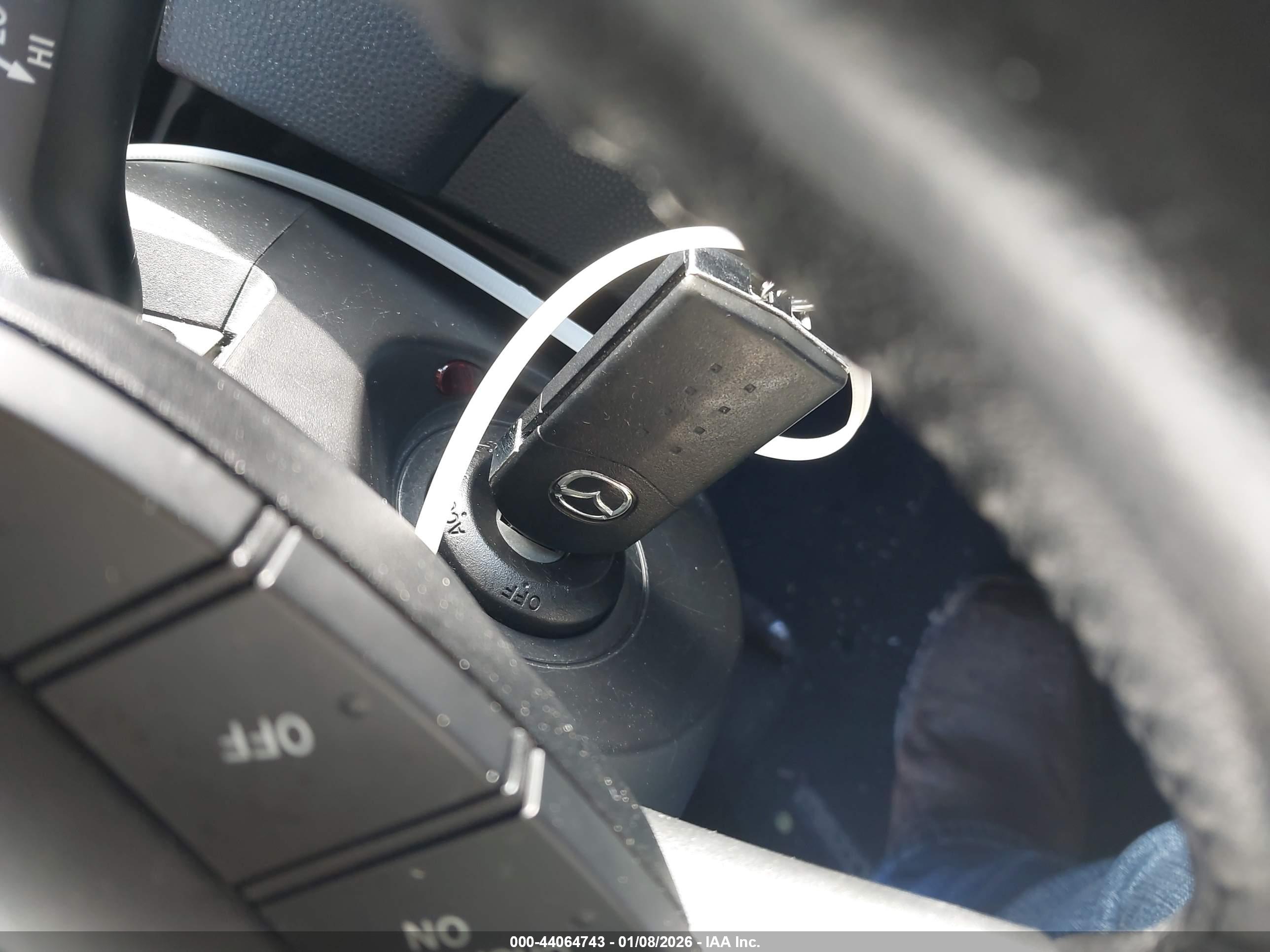 MAZDA MAZDA3 image 11
