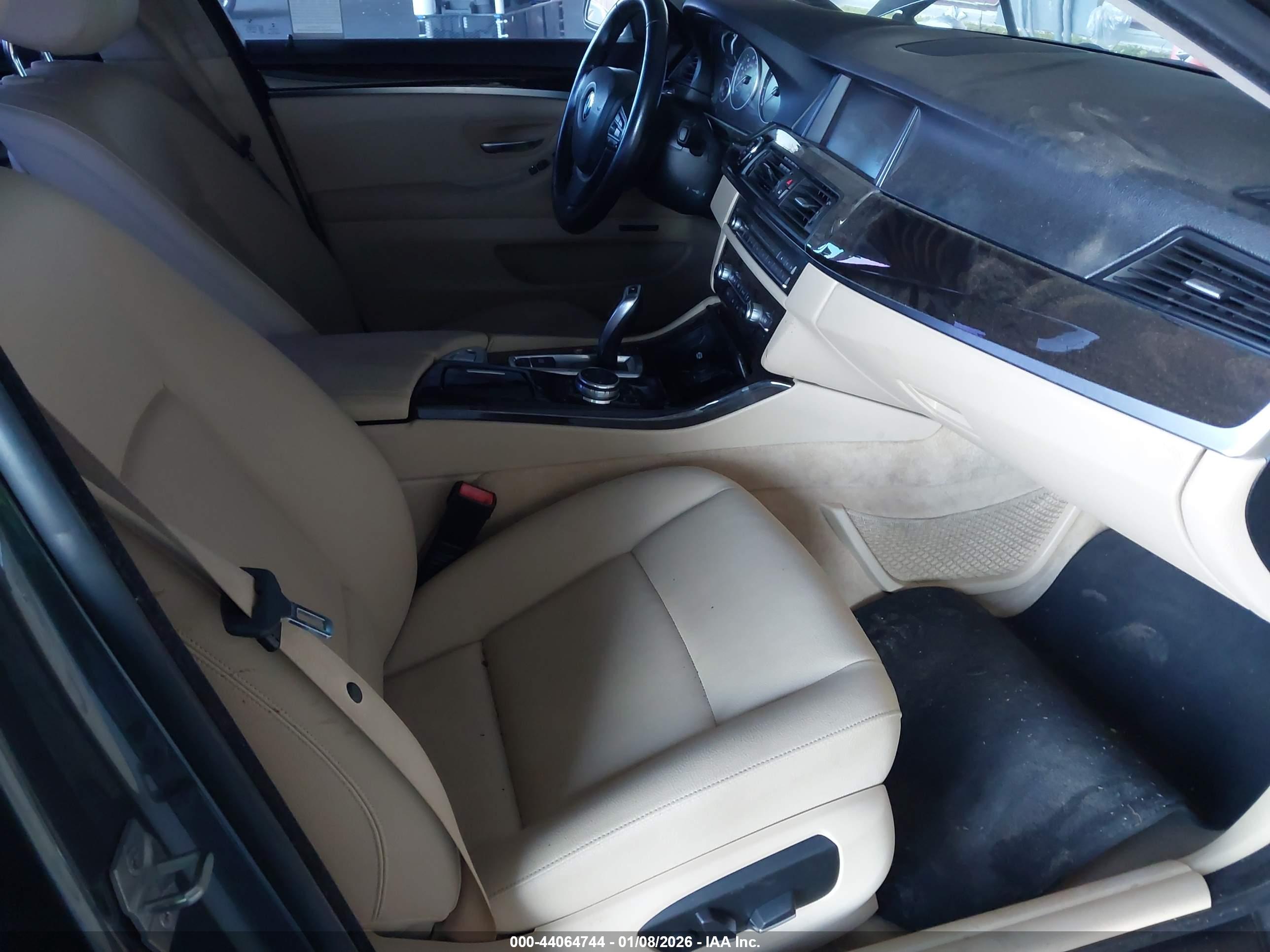 BMW 528I image 5