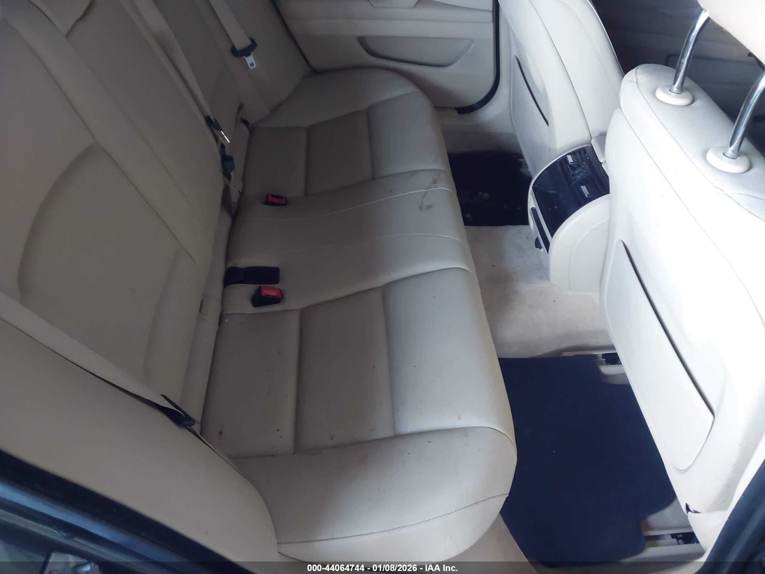 BMW 528I image 8