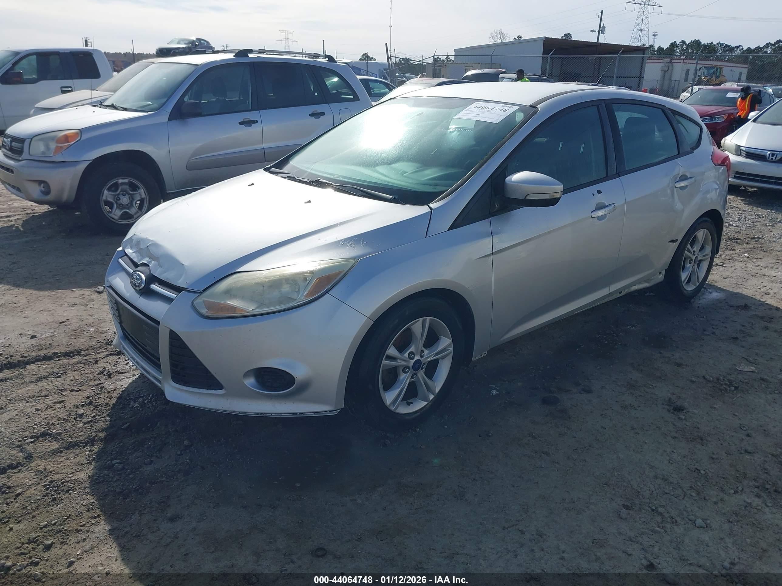FORD FOCUS image 2