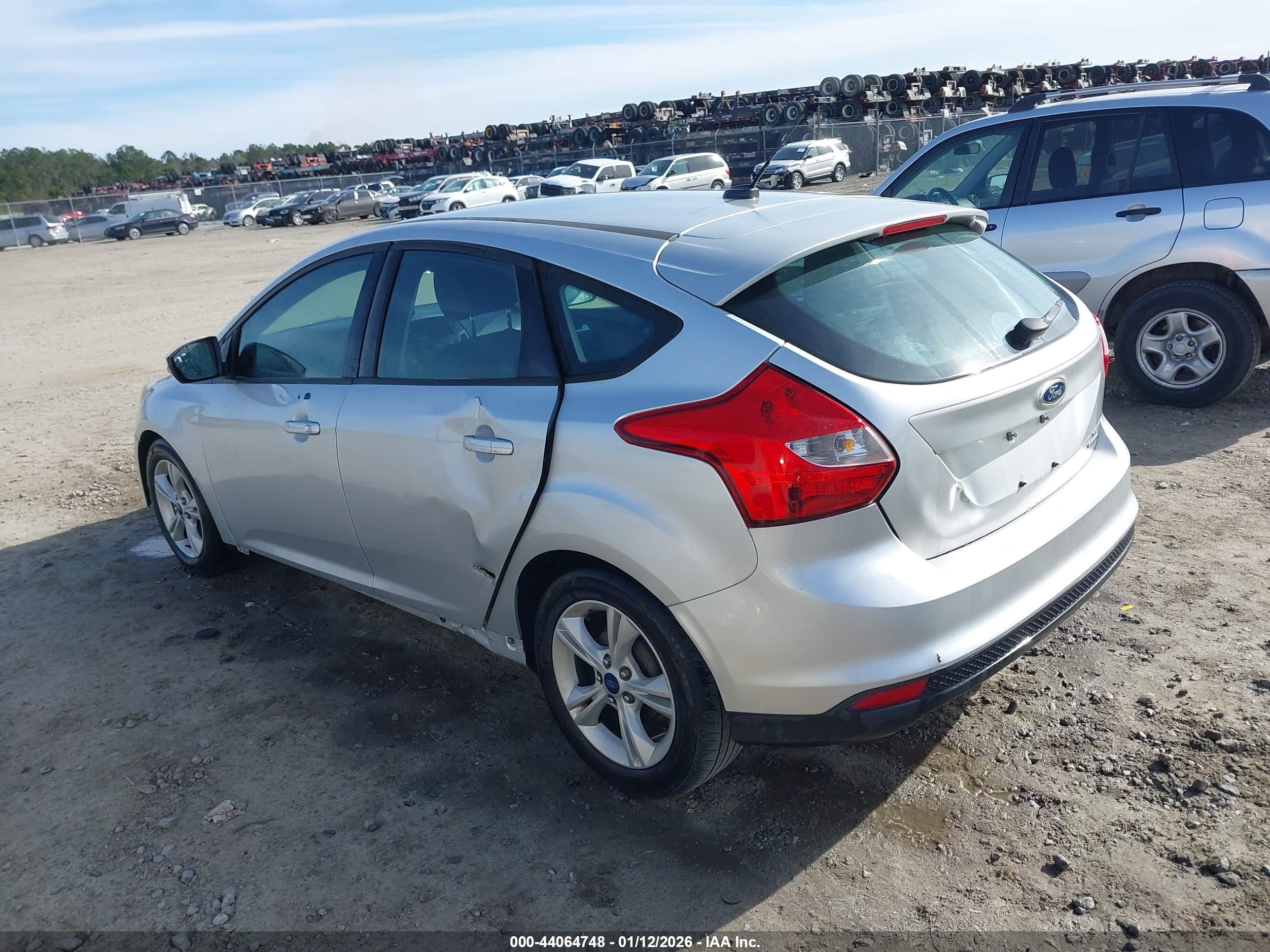 FORD FOCUS image 3