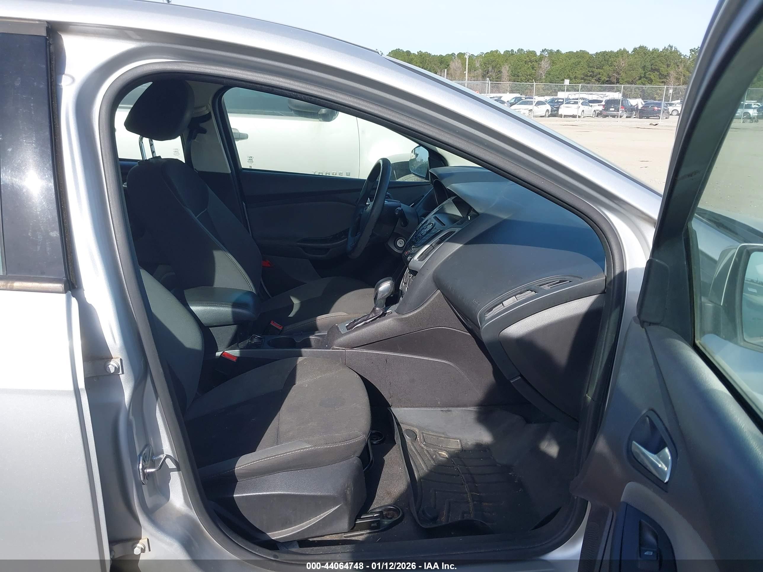 FORD FOCUS image 5