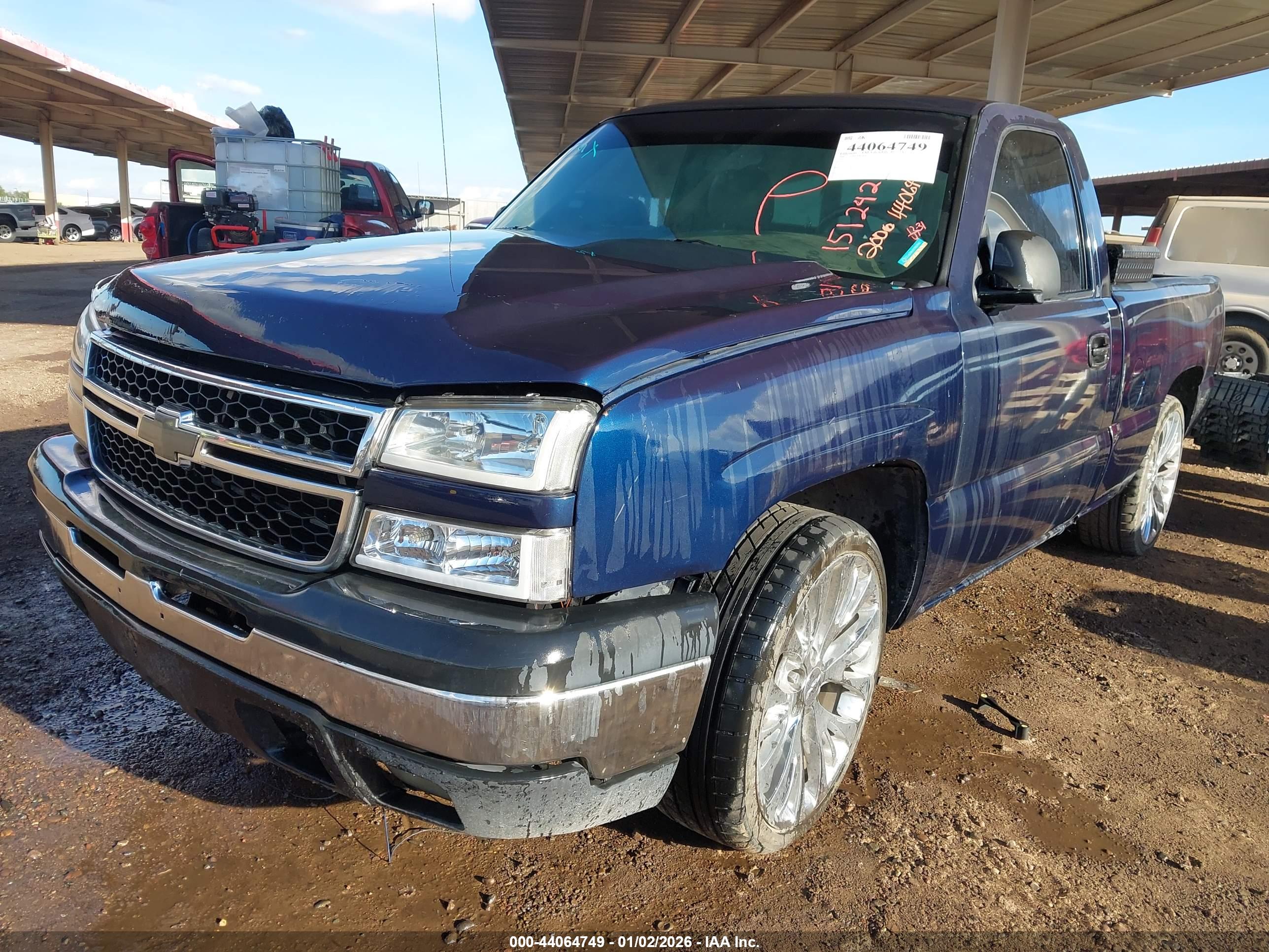 CHEVROLET SILVERADO image 2