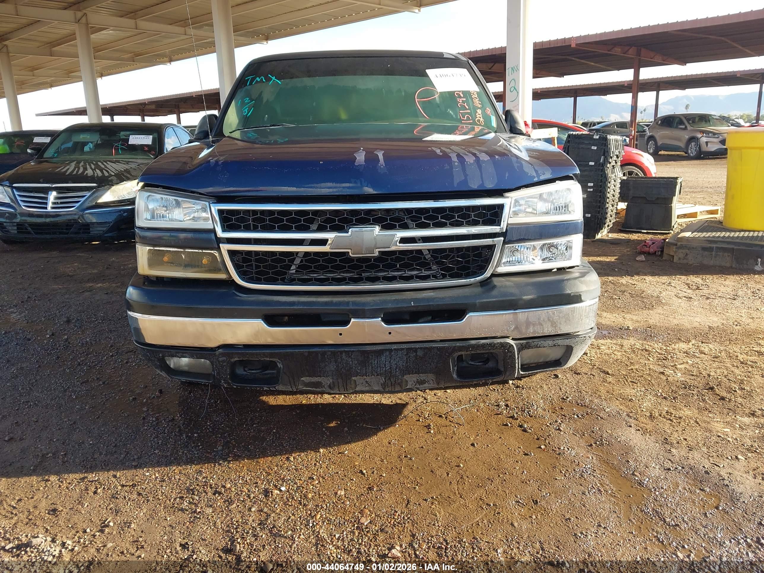 CHEVROLET SILVERADO image 6