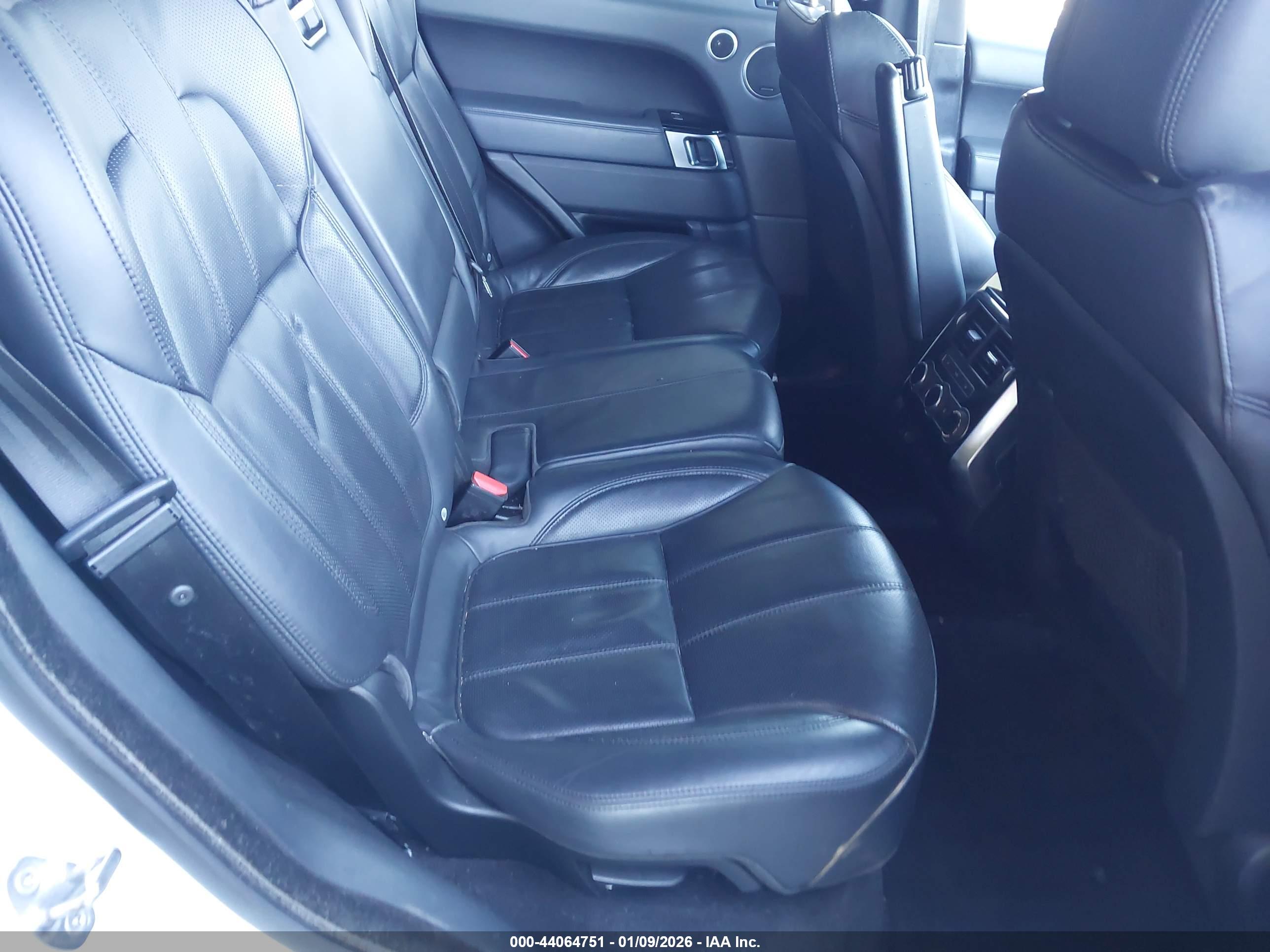 LAND ROVER image 8