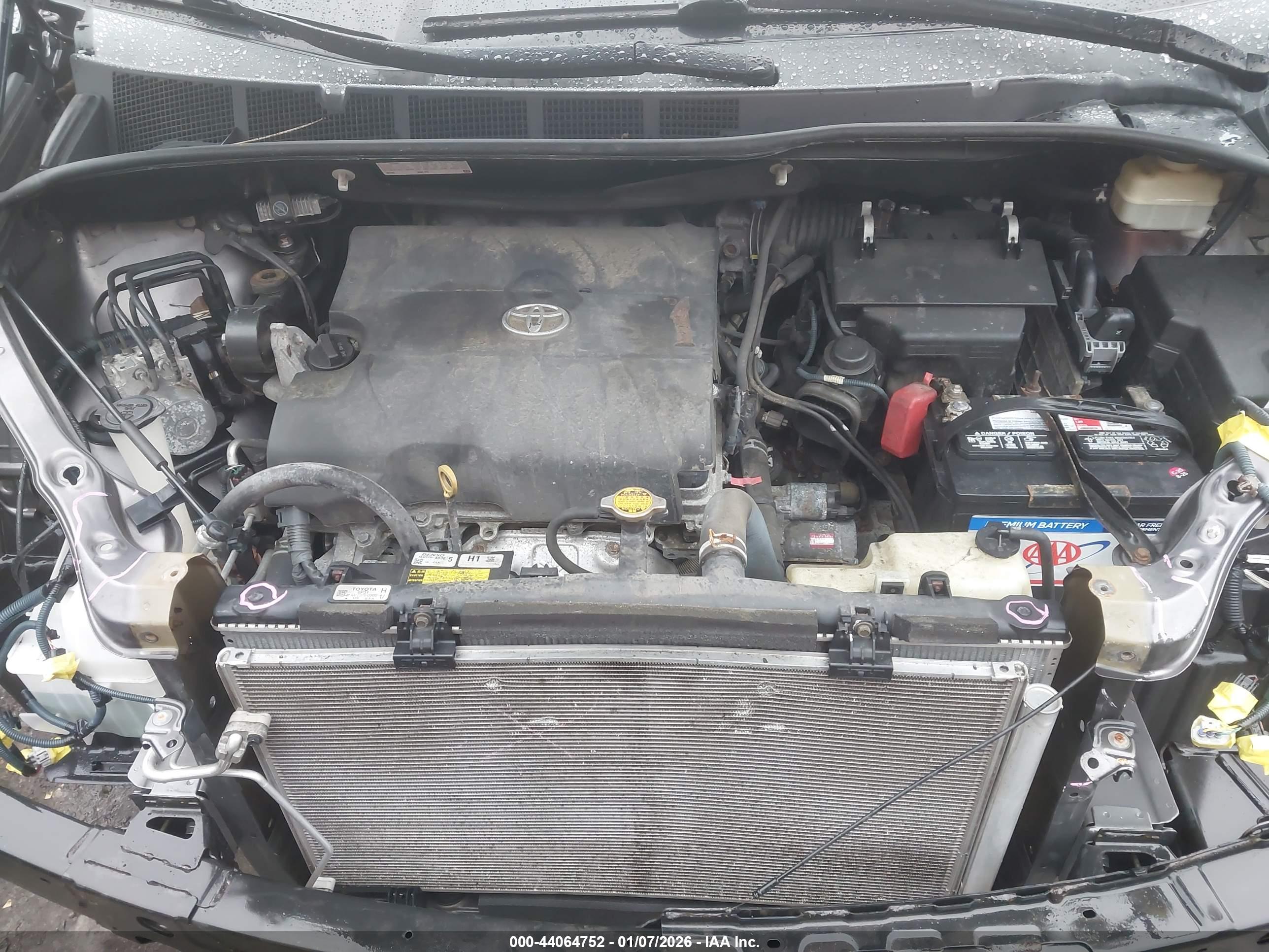 TOYOTA SIENNA image 10