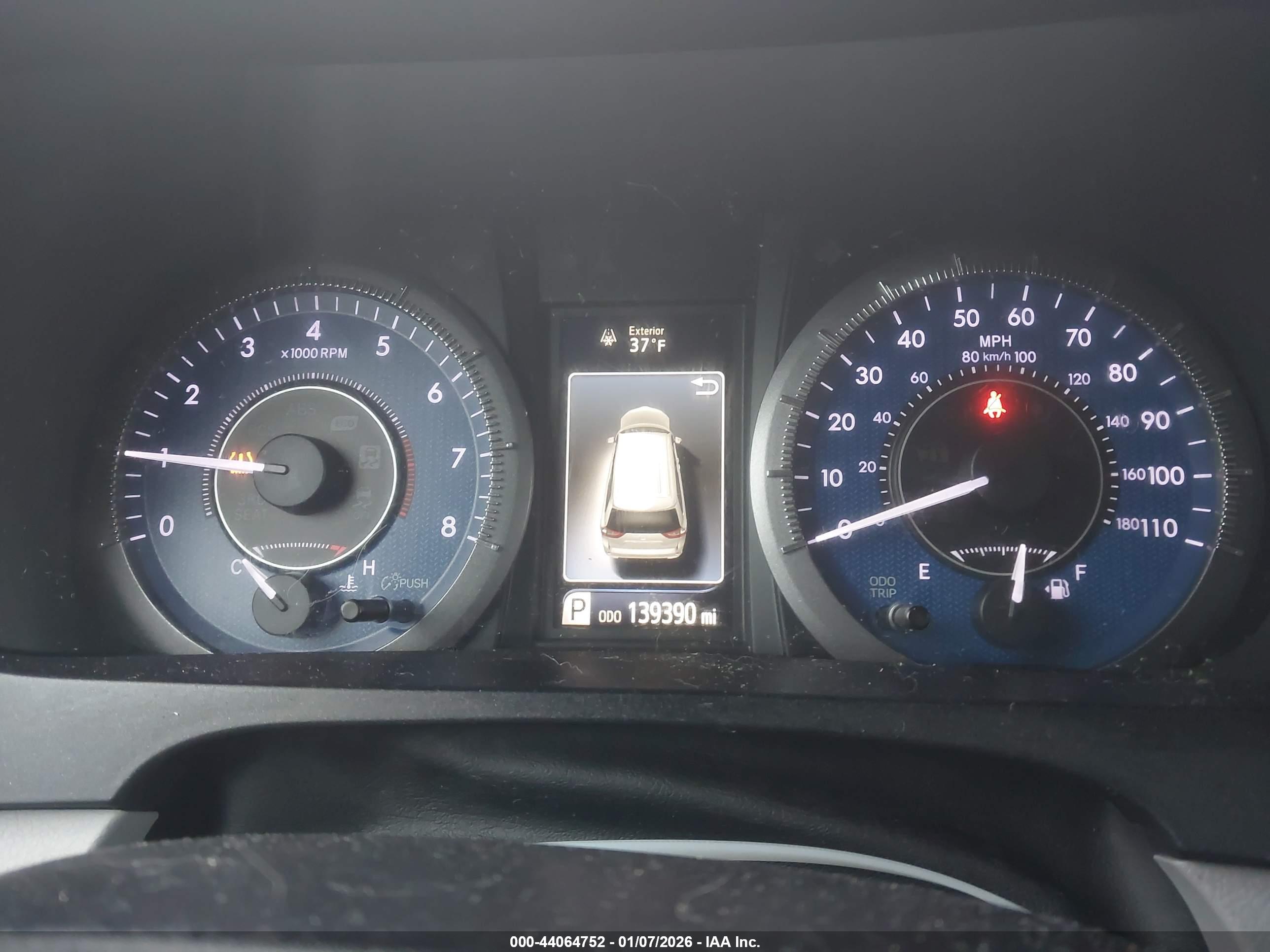 TOYOTA SIENNA image 7