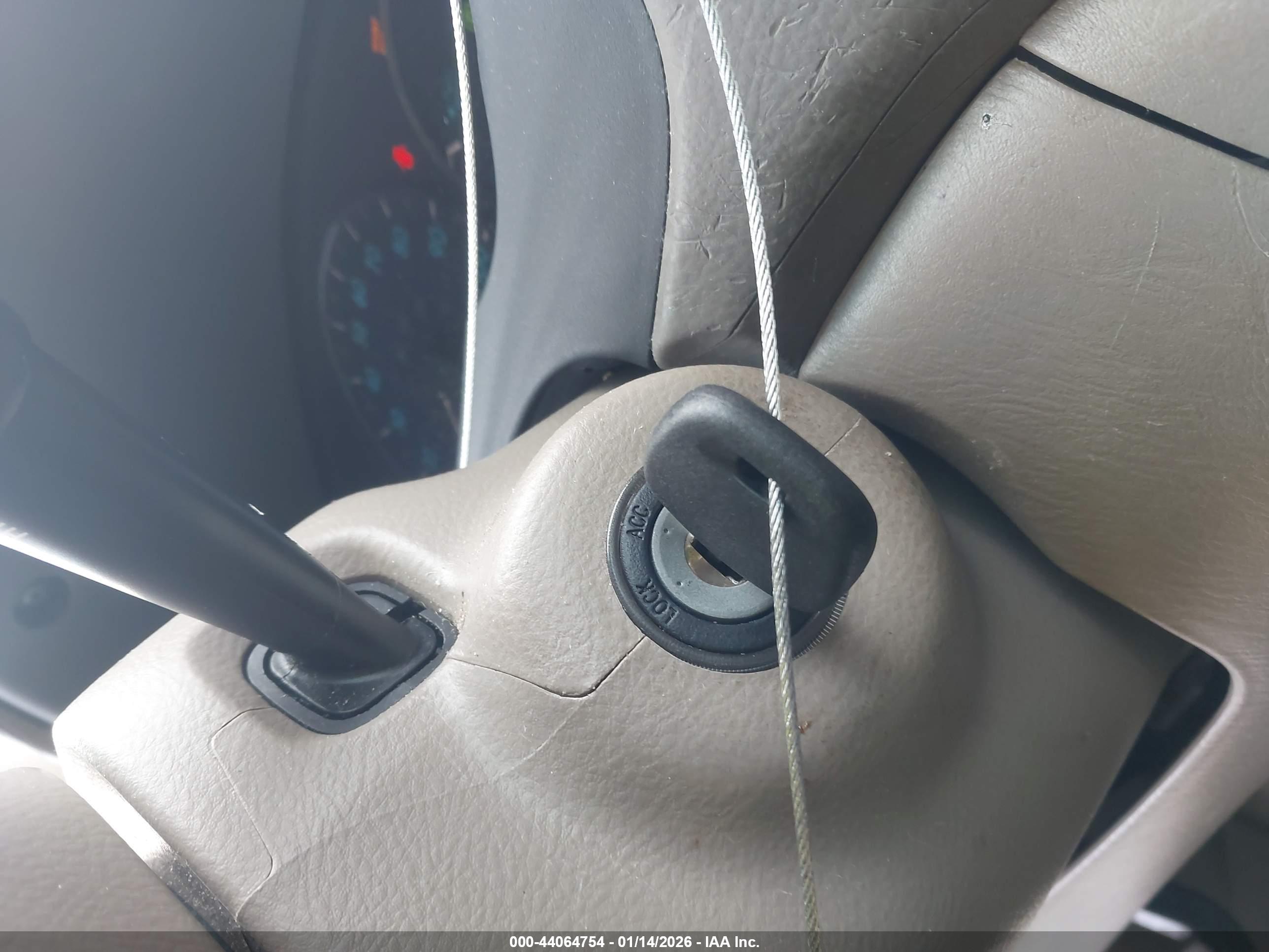 TOYOTA SIENNA image 11
