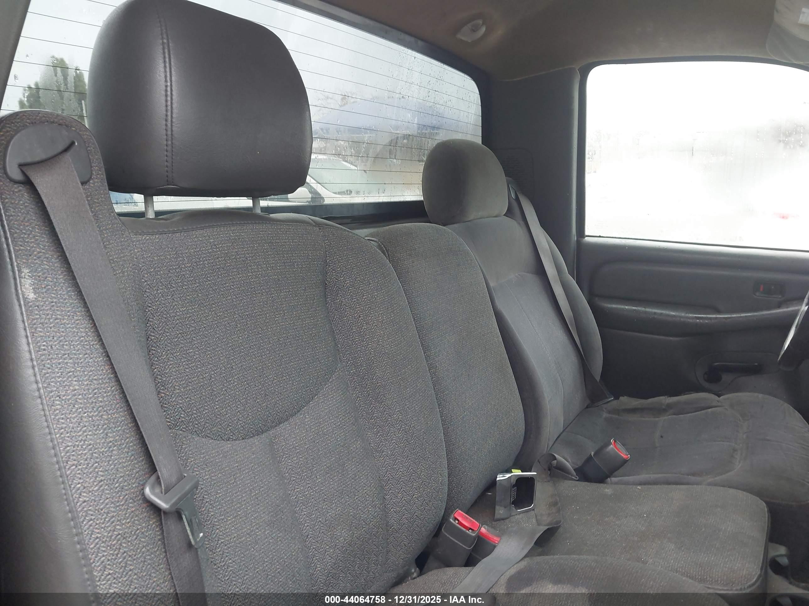 CHEVROLET SILVERADO image 8