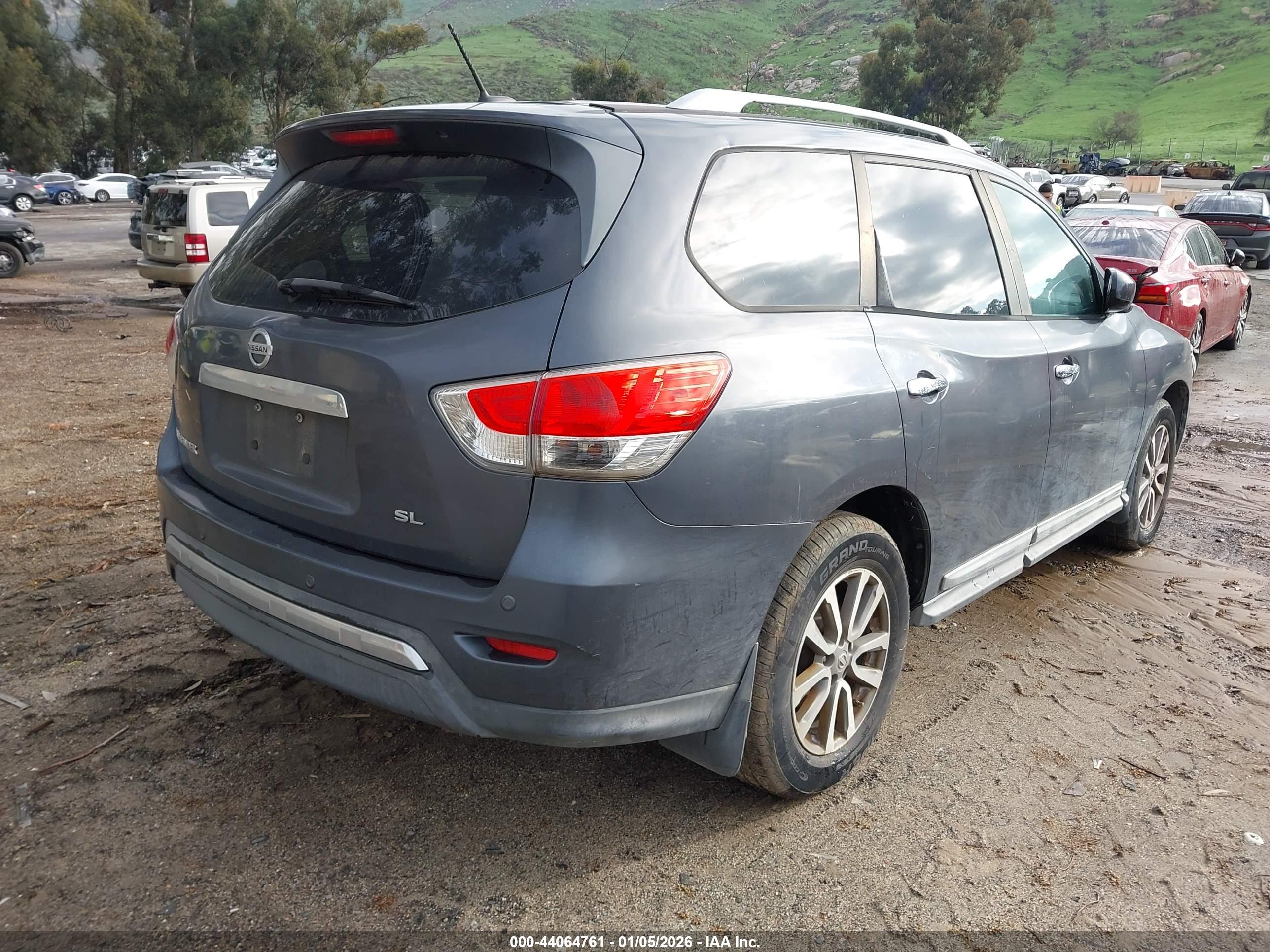 NISSAN PATHFINDER image 4