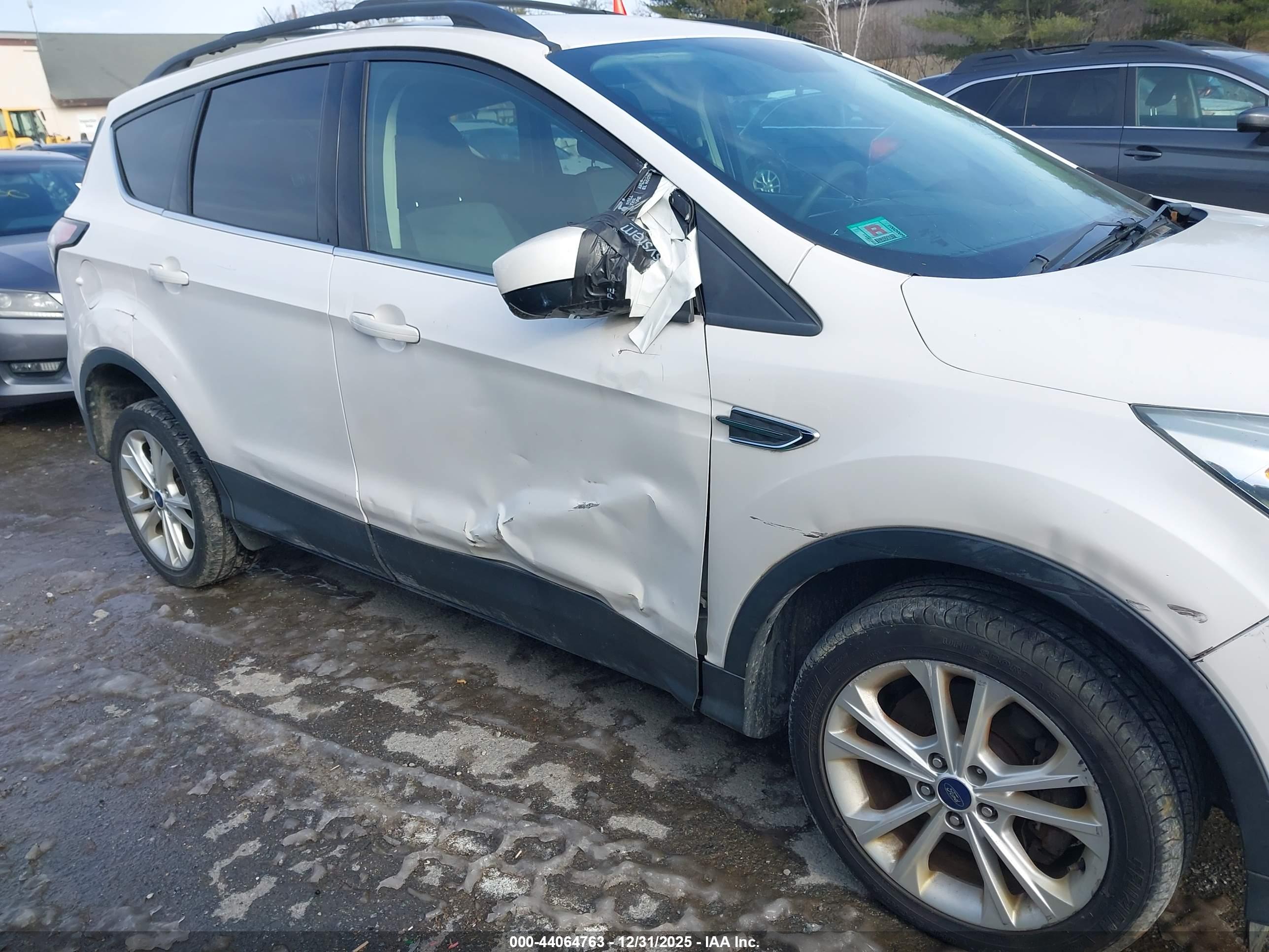 FORD ESCAPE image 6