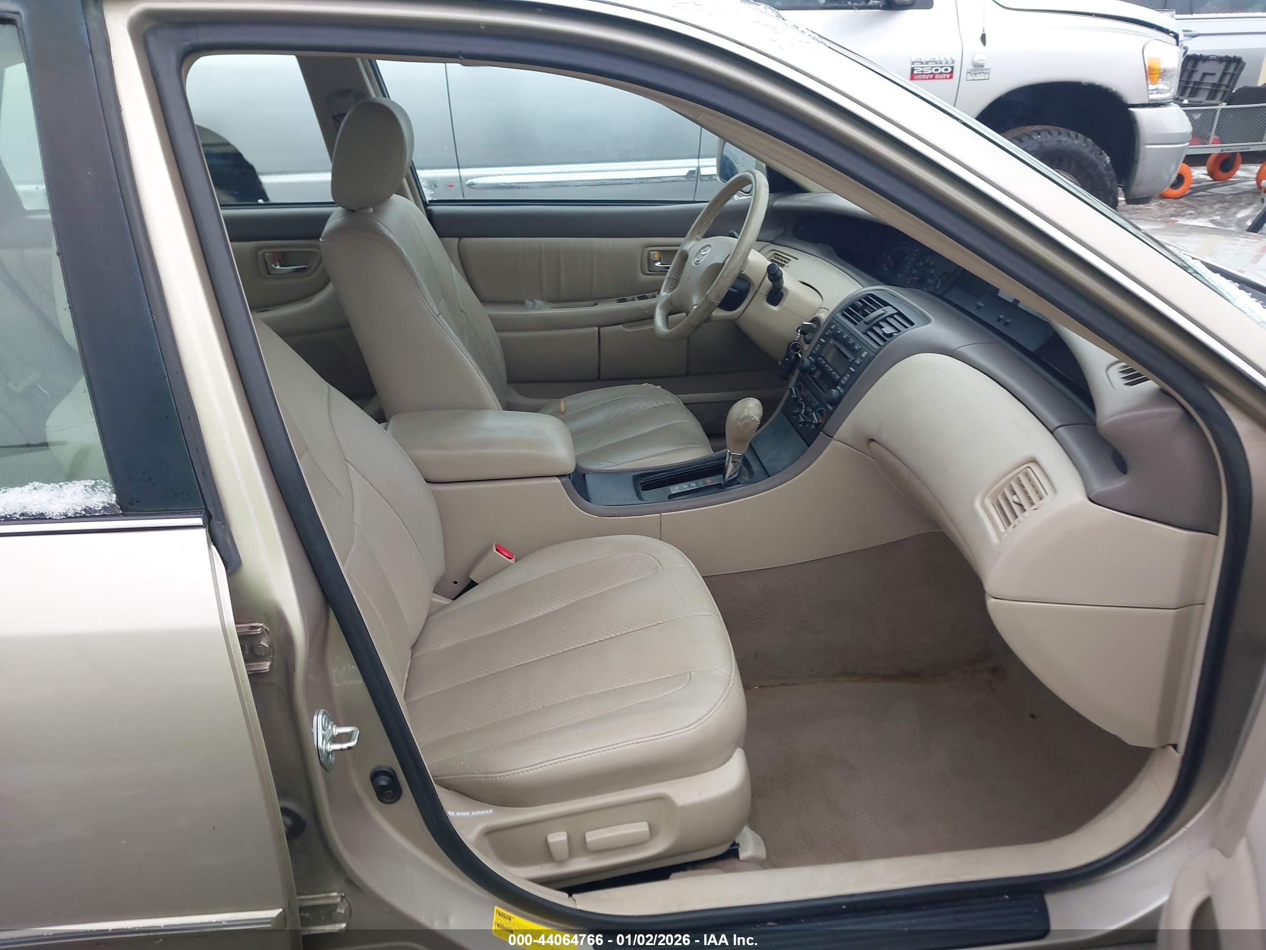TOYOTA AVALON image 5