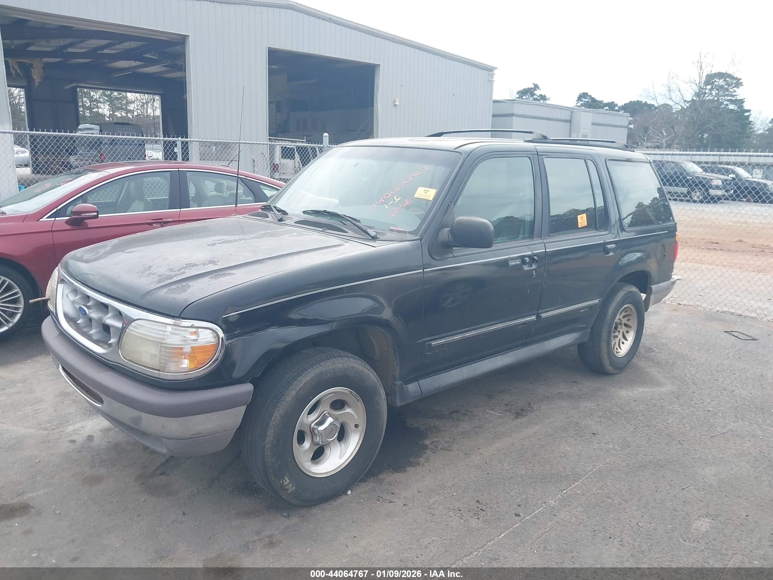 FORD EXPLORER image 2