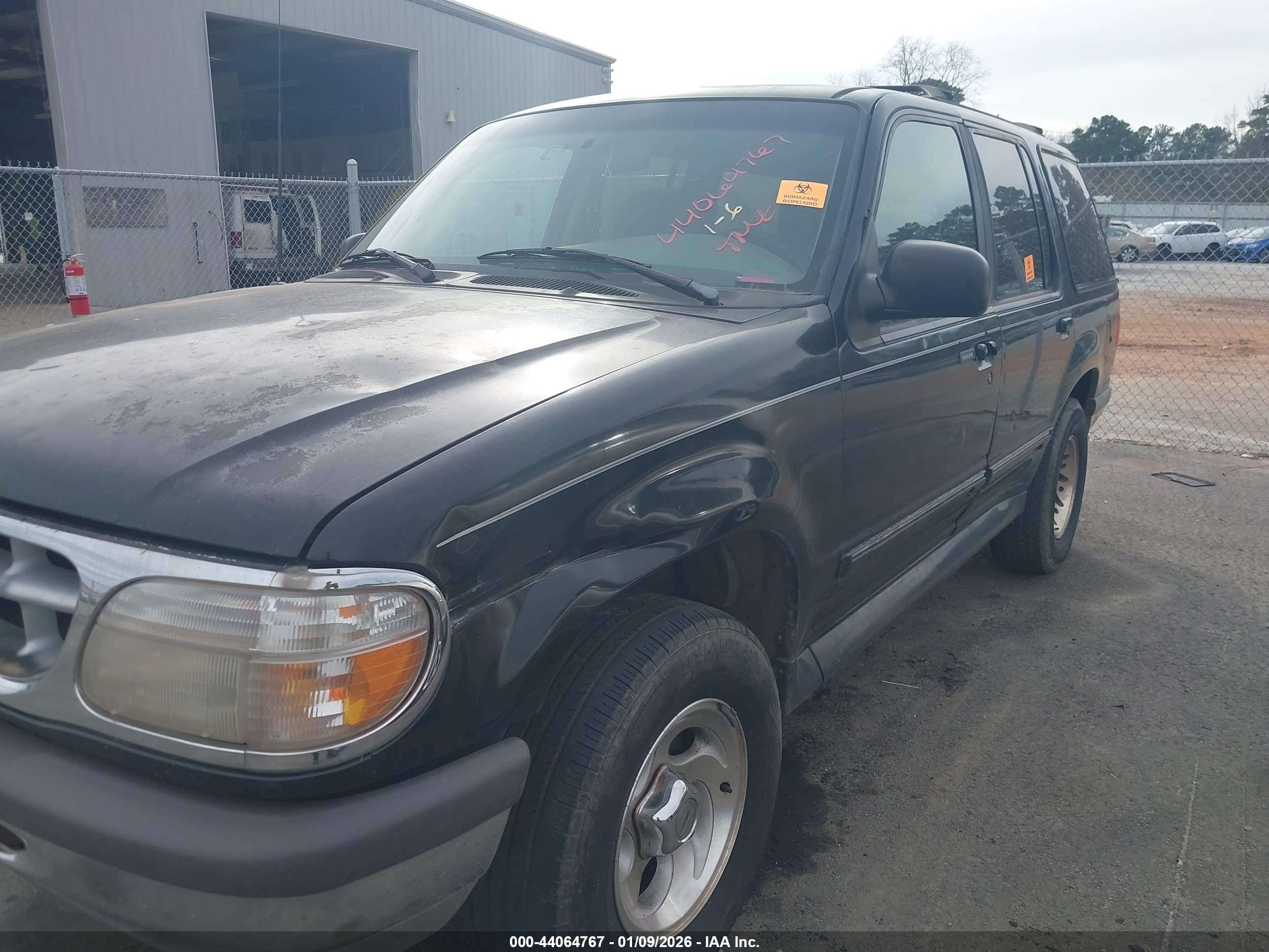 FORD EXPLORER image 6
