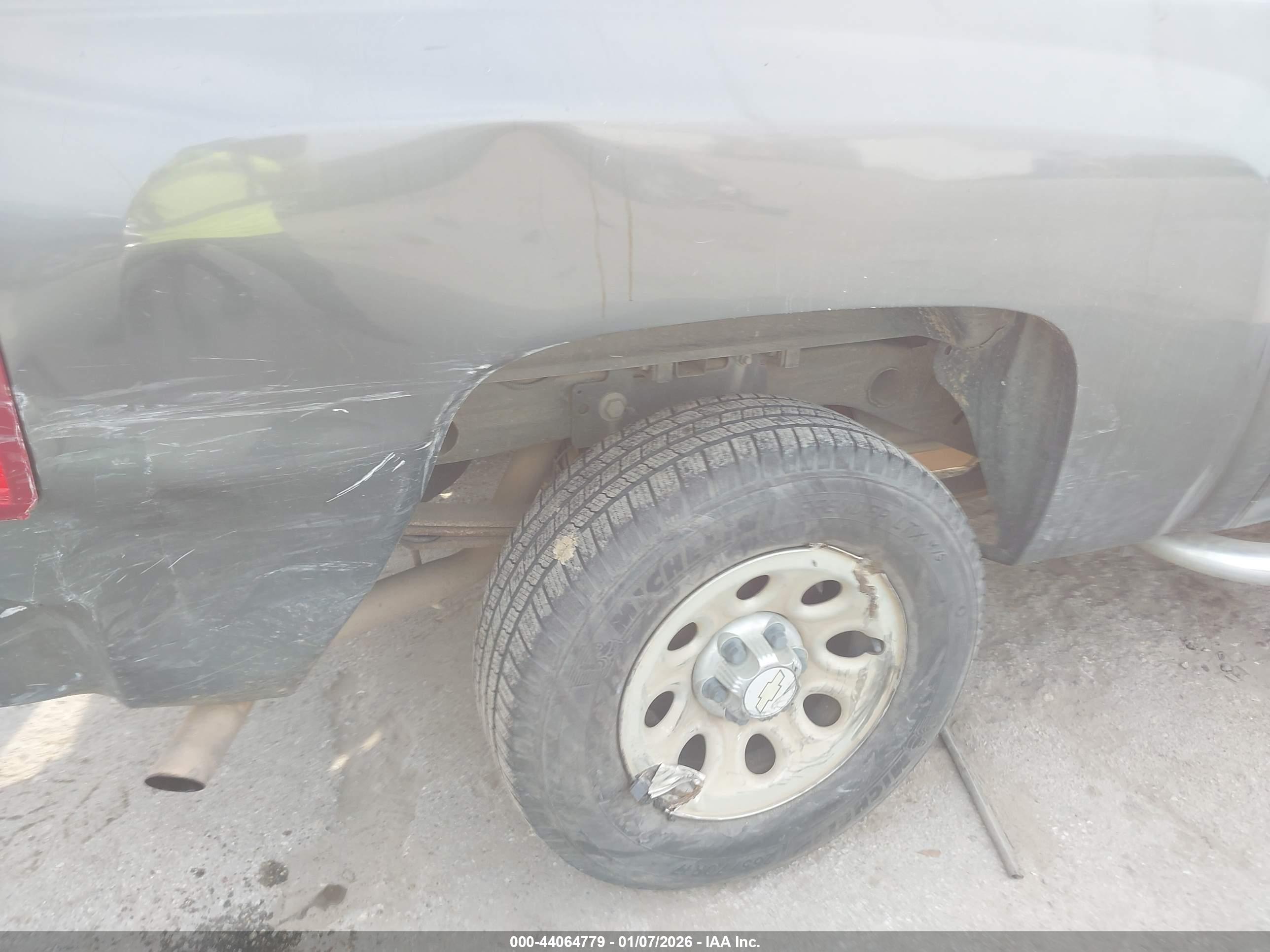 CHEVROLET SILVERADO image 6