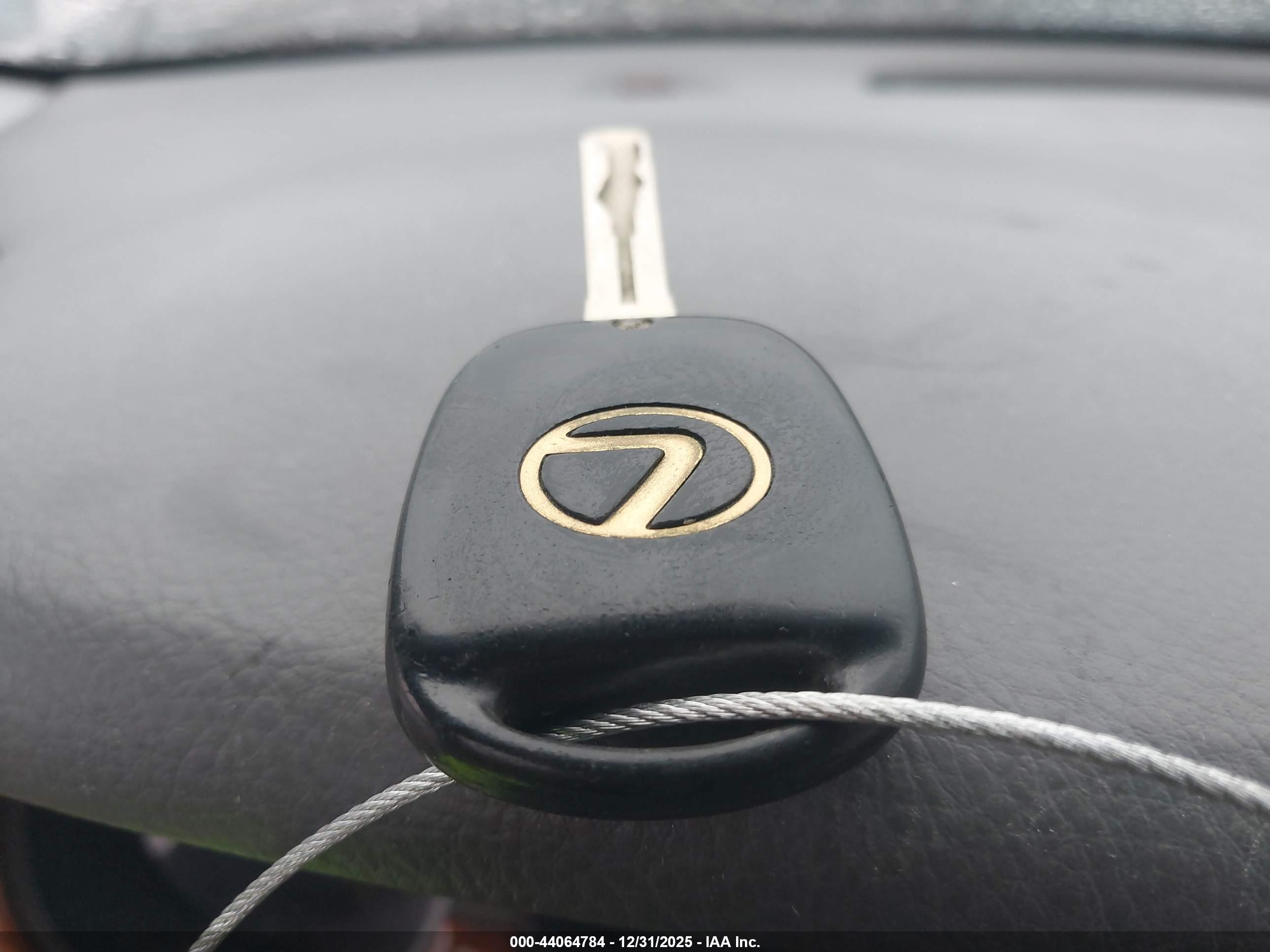 LEXUS ES image 11
