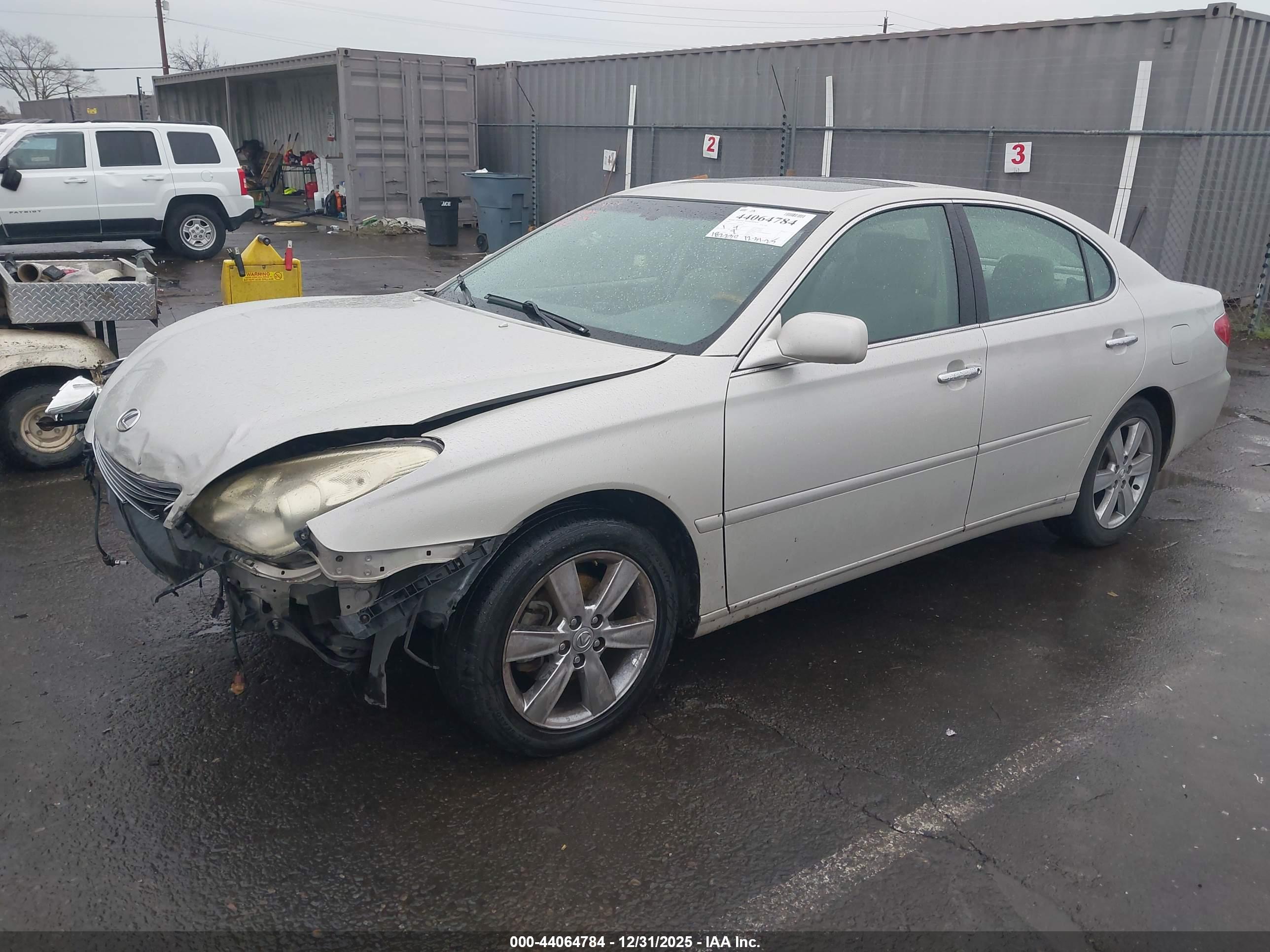 LEXUS ES image 2