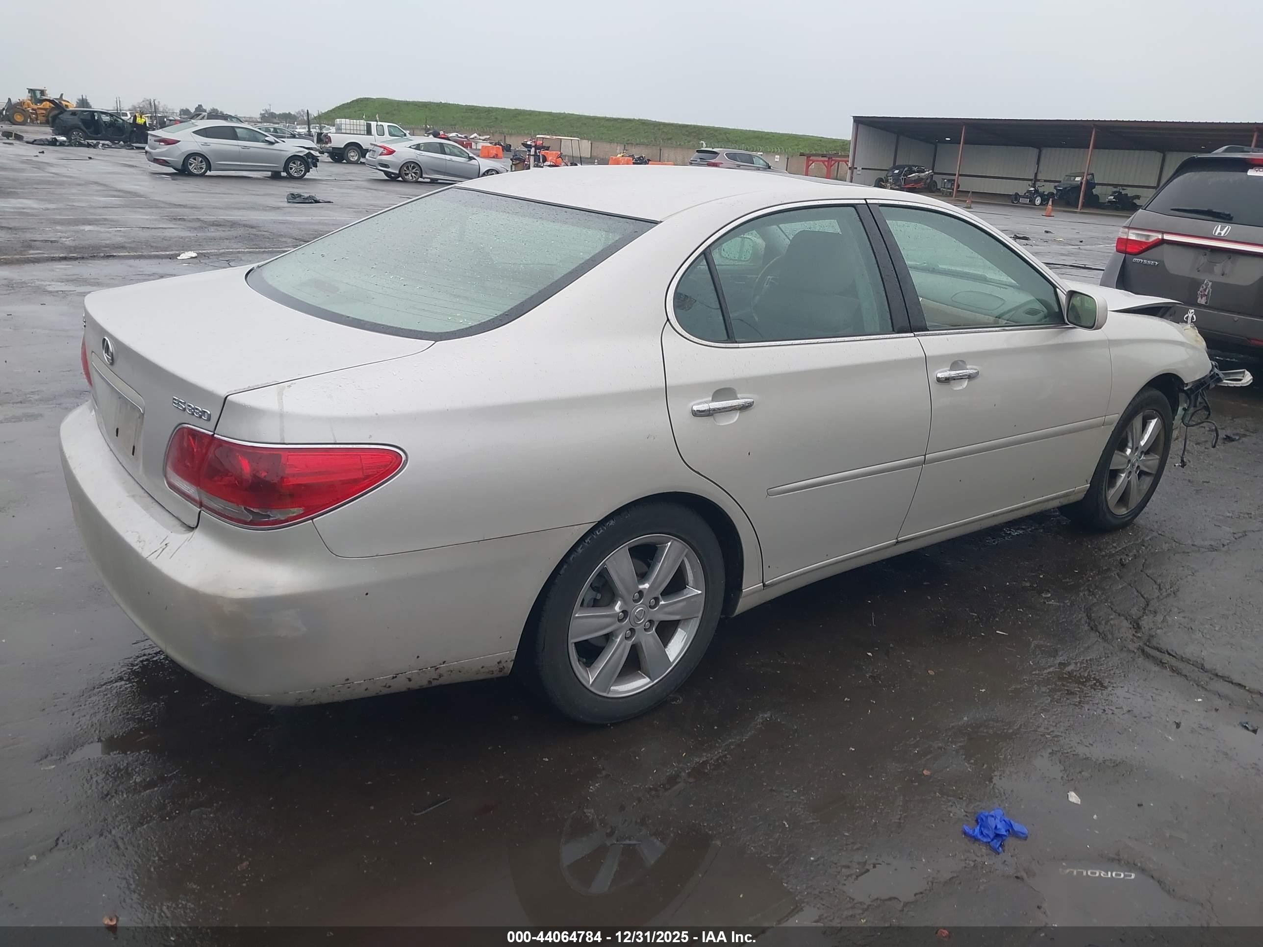 LEXUS ES image 4