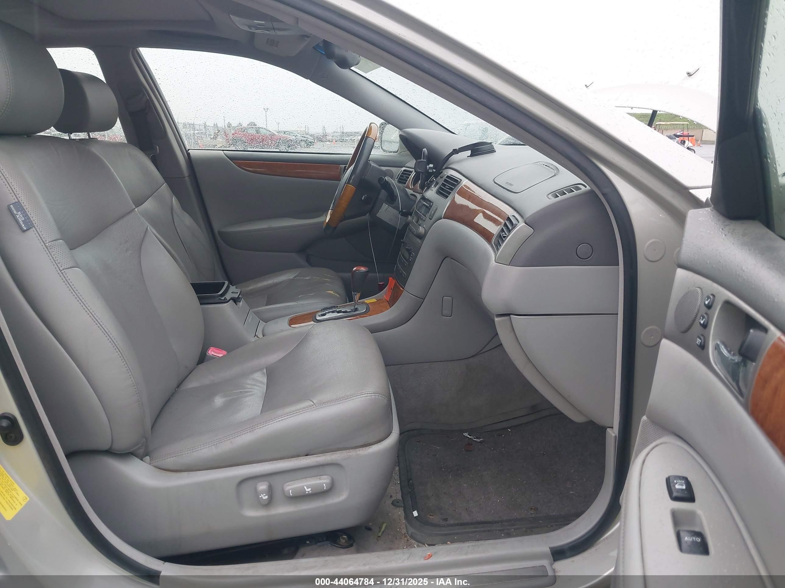 LEXUS ES image 5