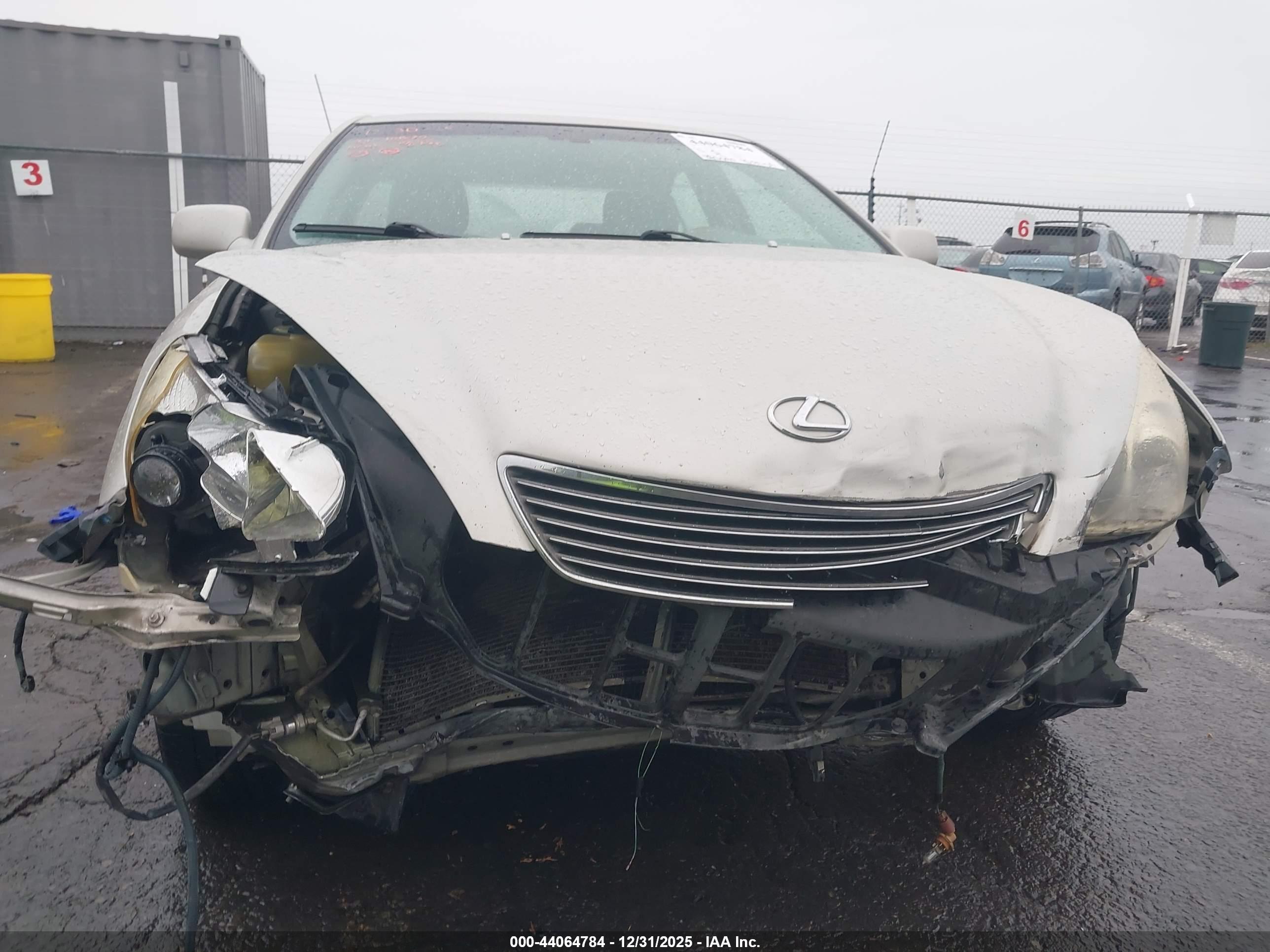 LEXUS ES image 6