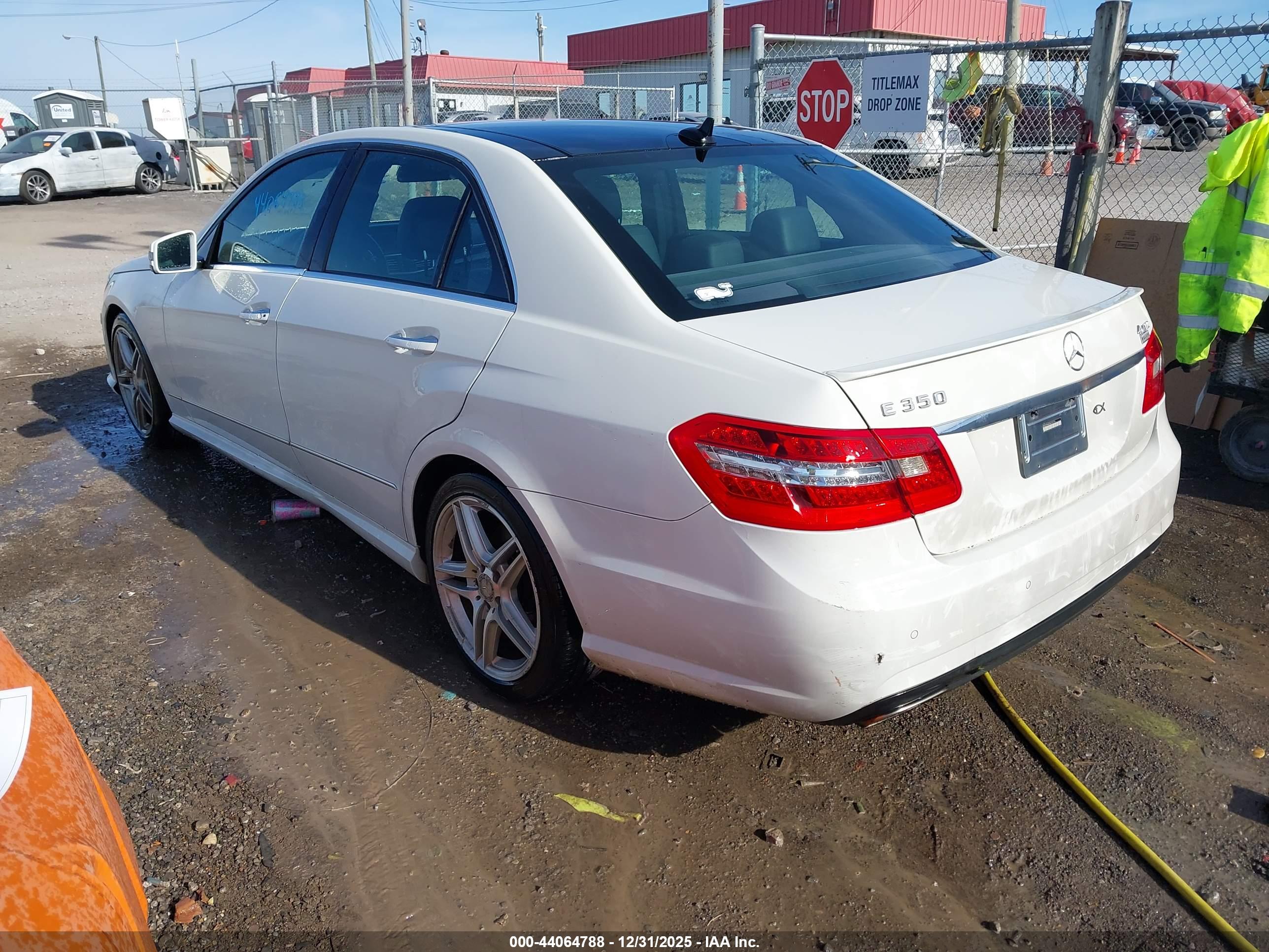 MERCEDES-BENZ E image 3