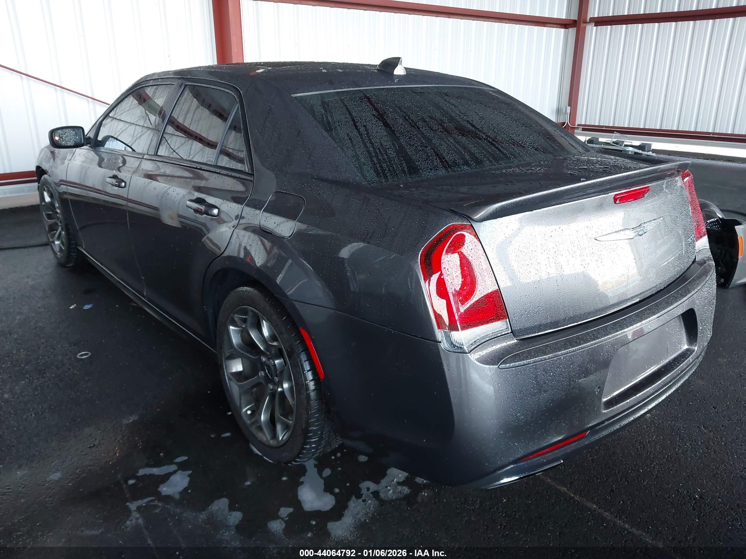 CHRYSLER 300 image 3