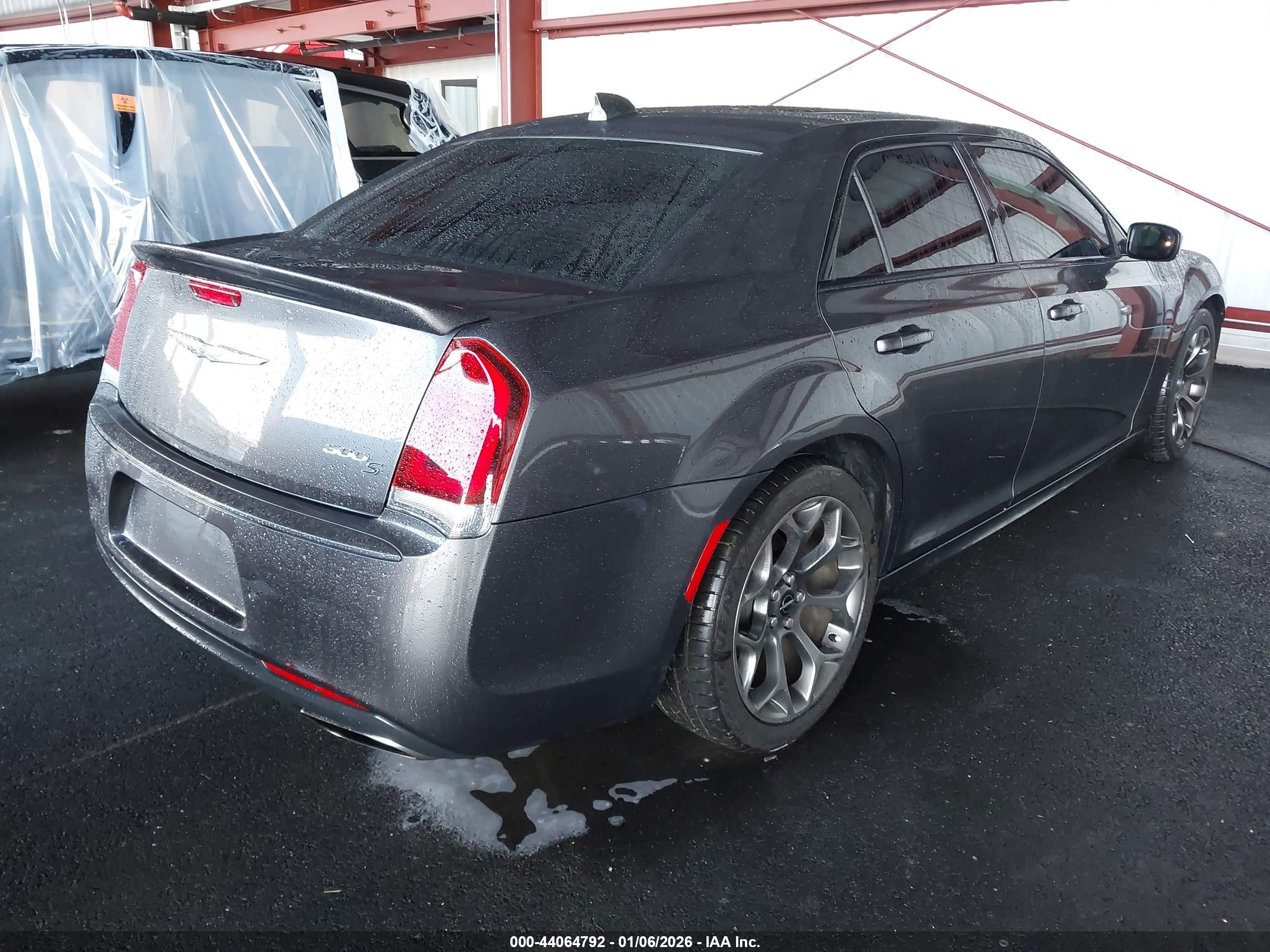 CHRYSLER 300 image 4