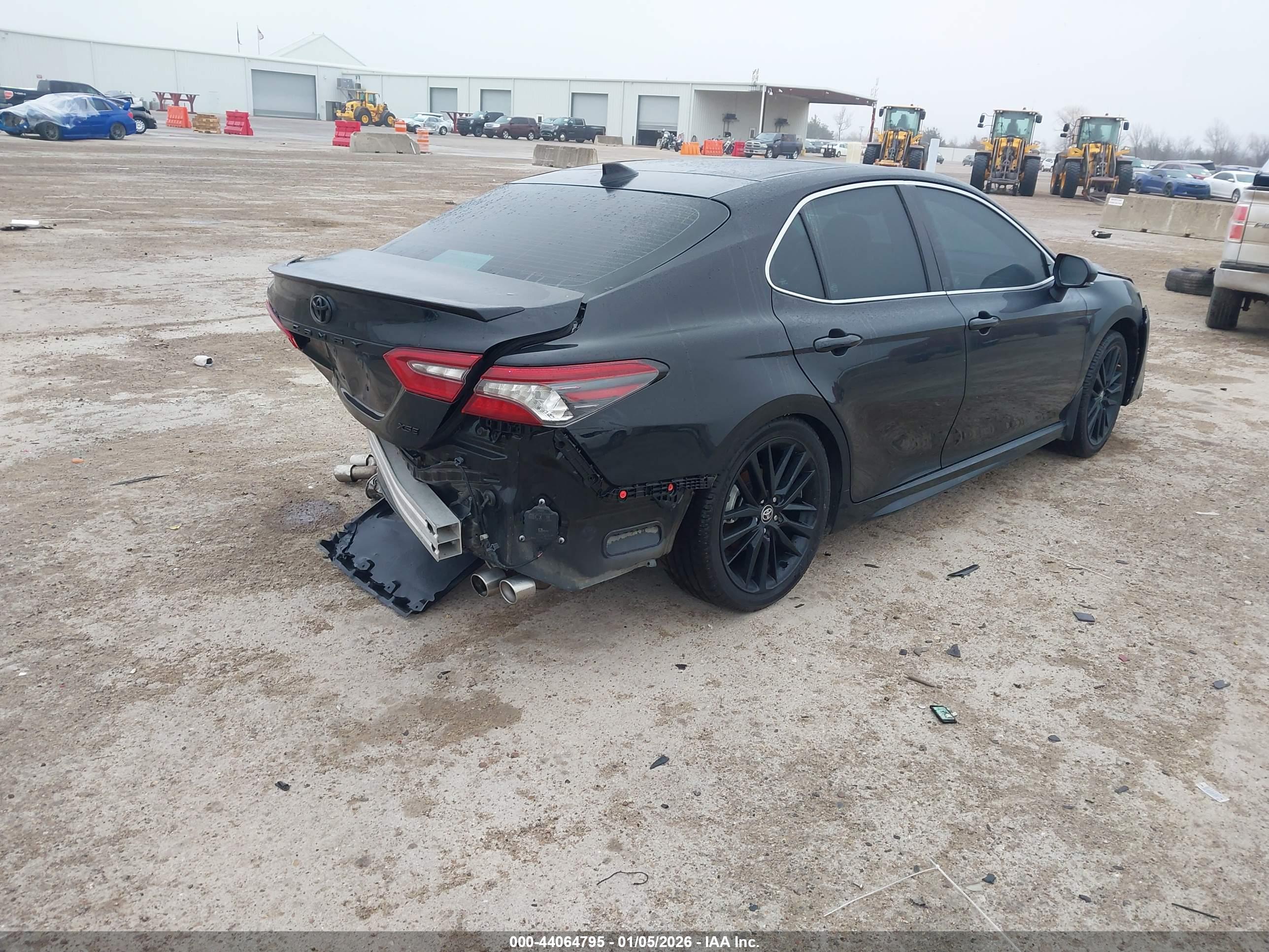 TOYOTA CAMRY image 4