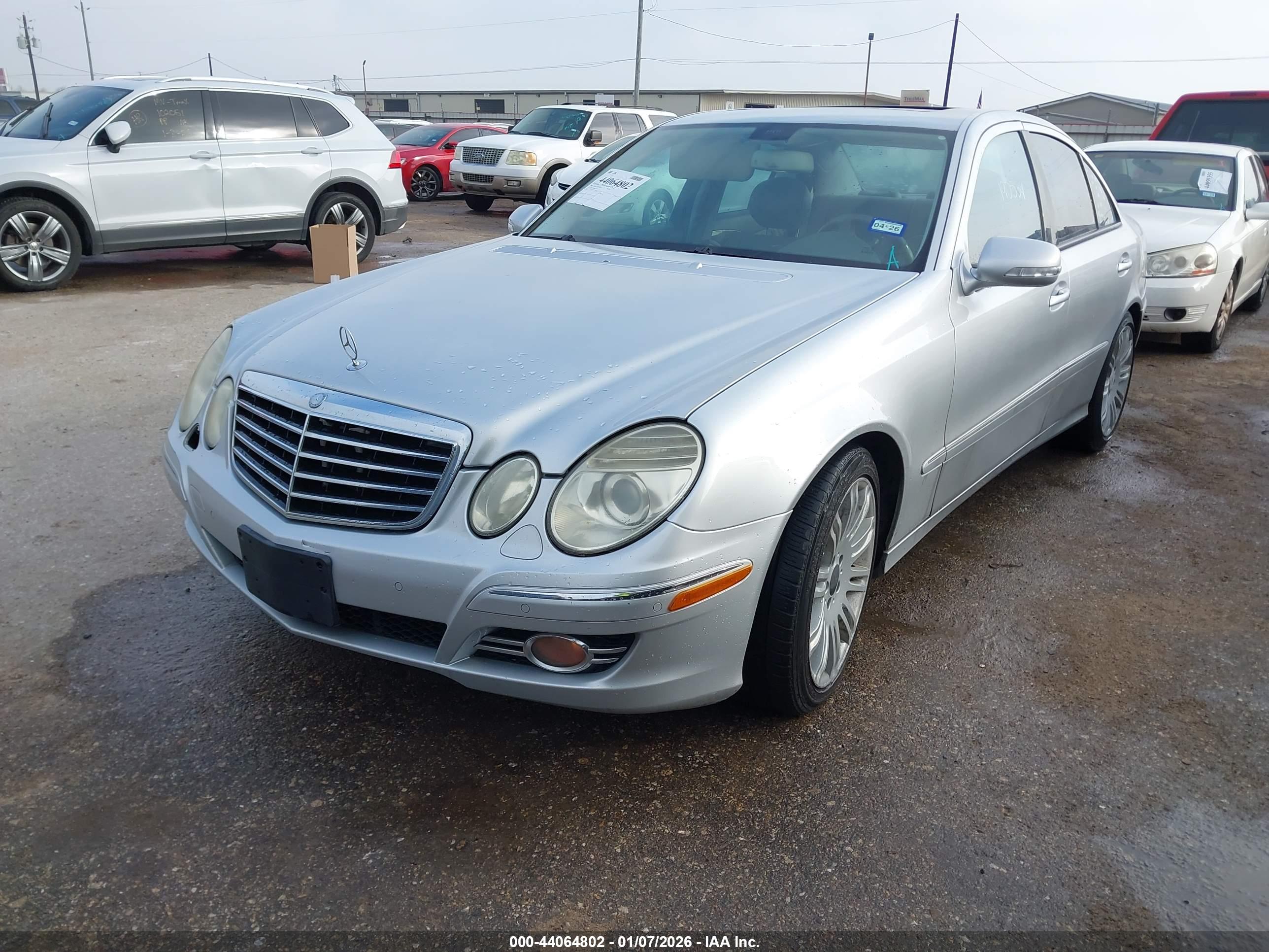 MERCEDES-BENZ E image 2