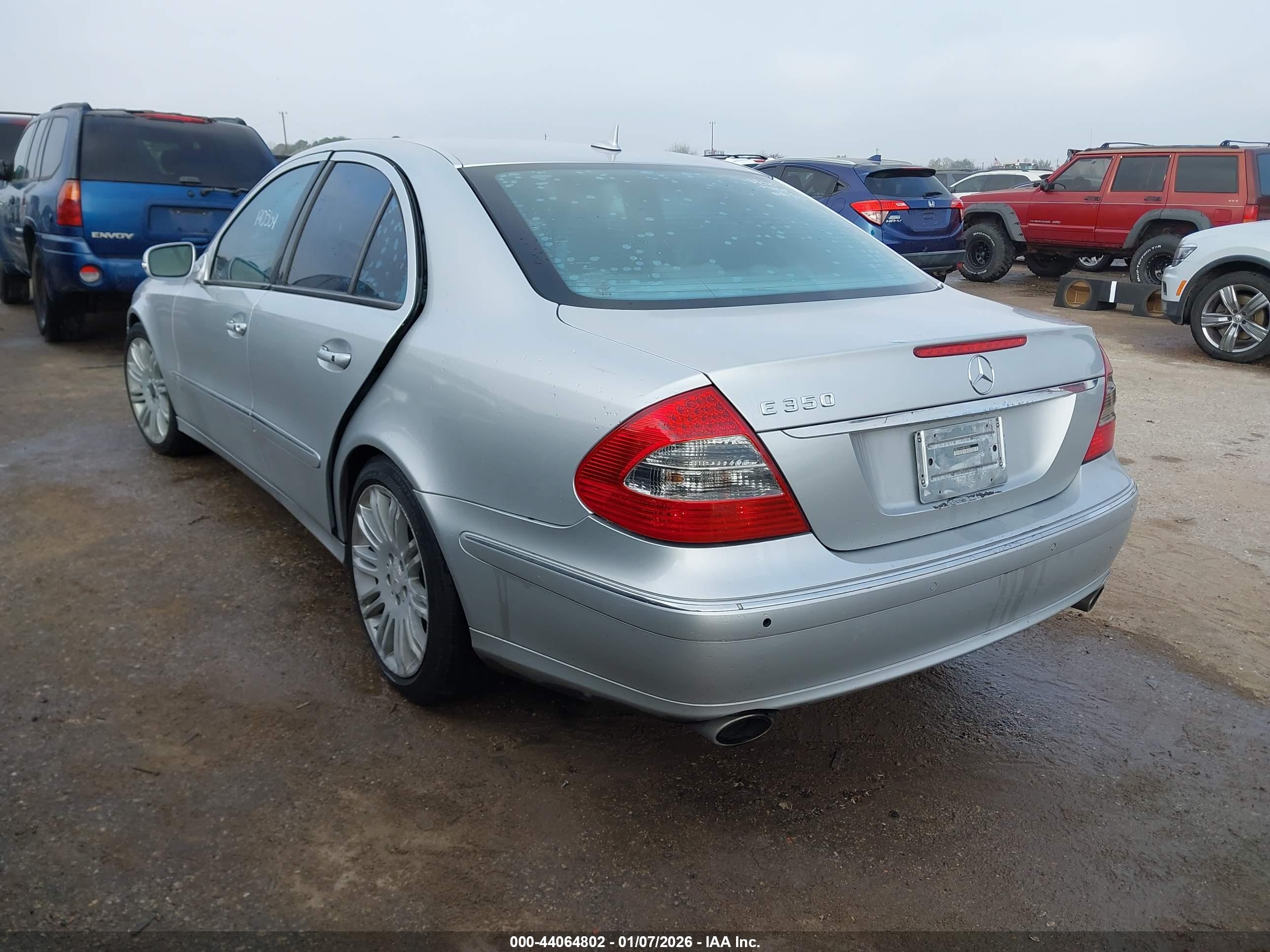 MERCEDES-BENZ E image 3