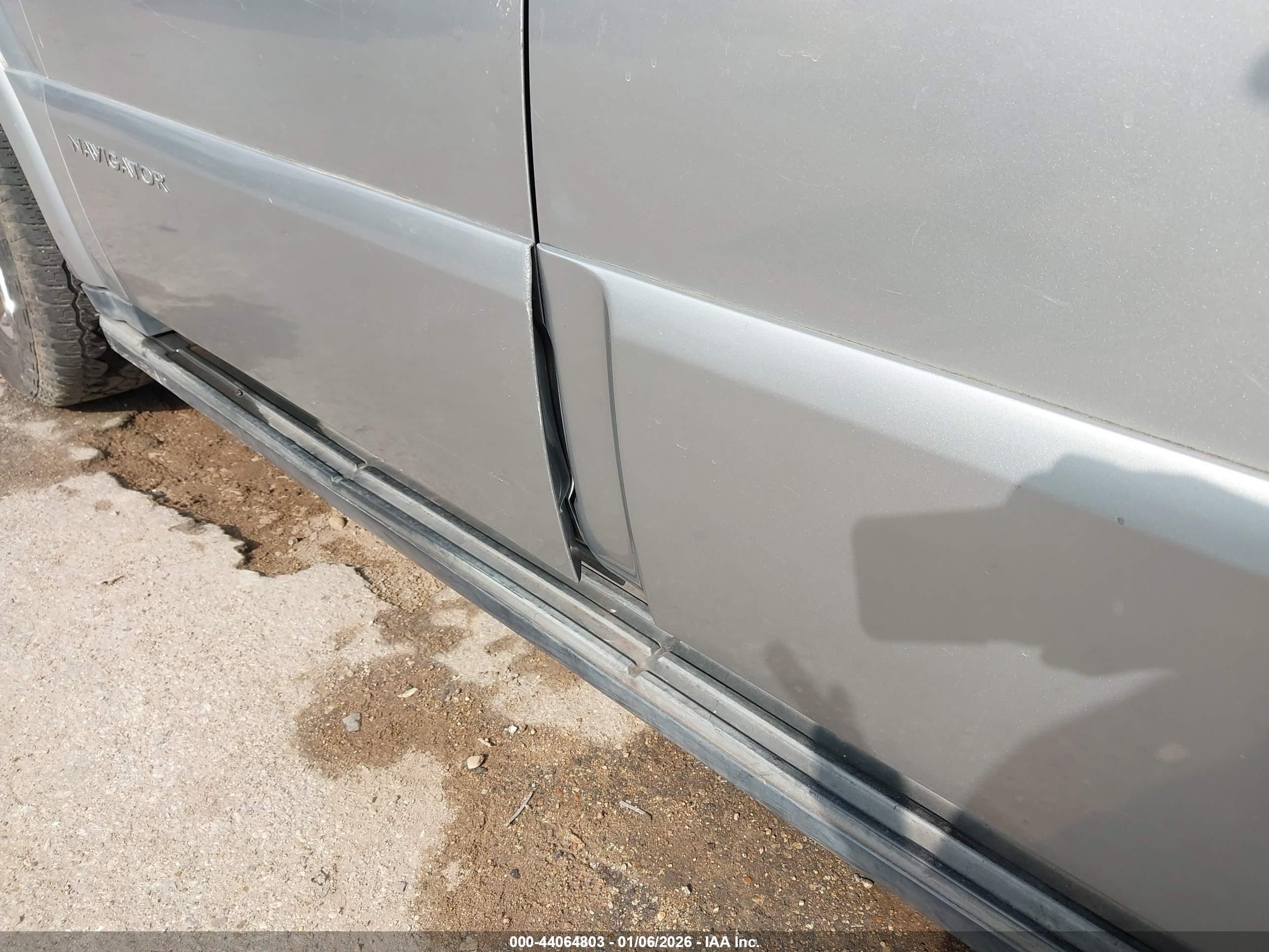 LINCOLN NAVIGATOR image 6