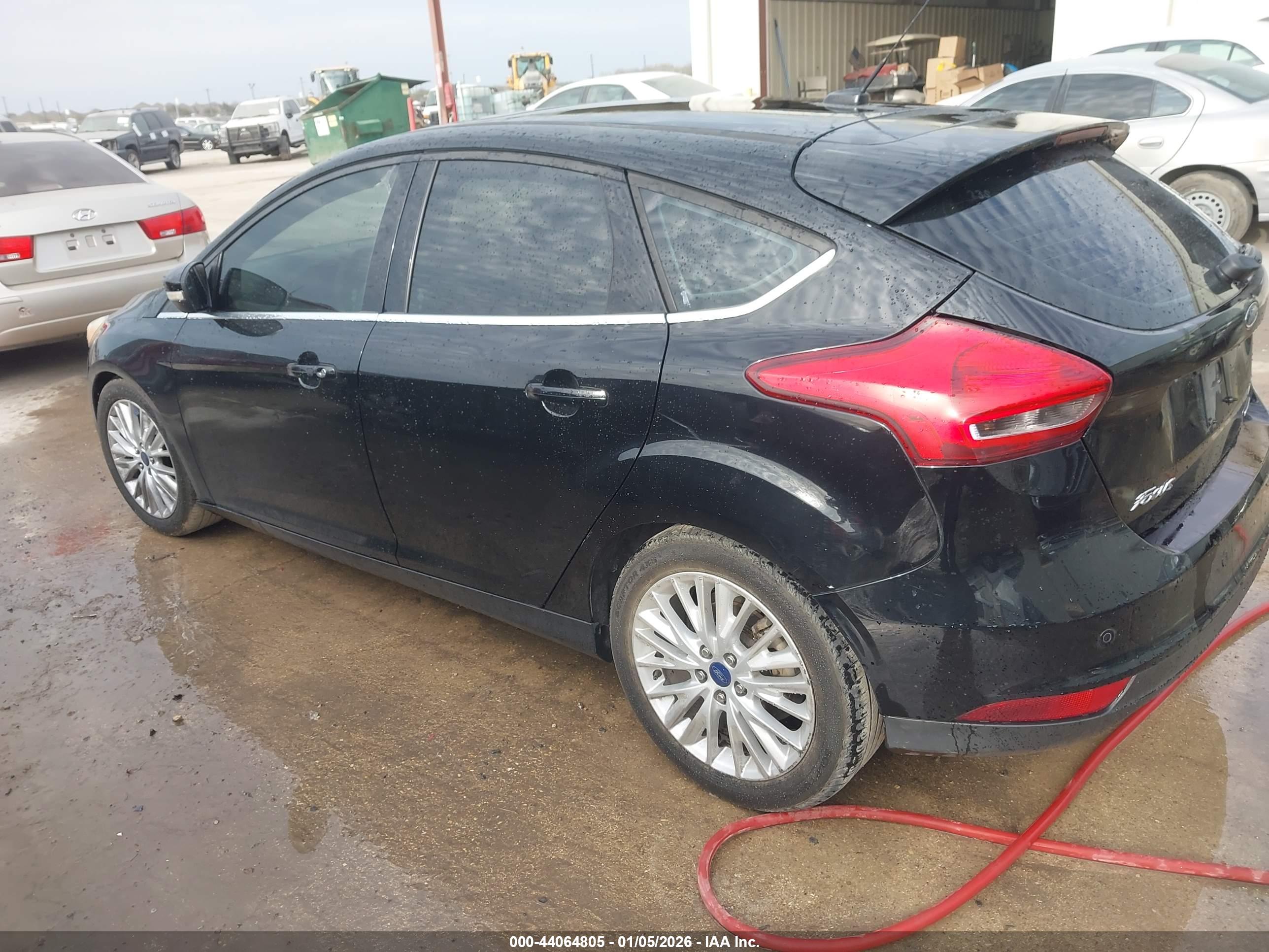 FORD FOCUS image 3