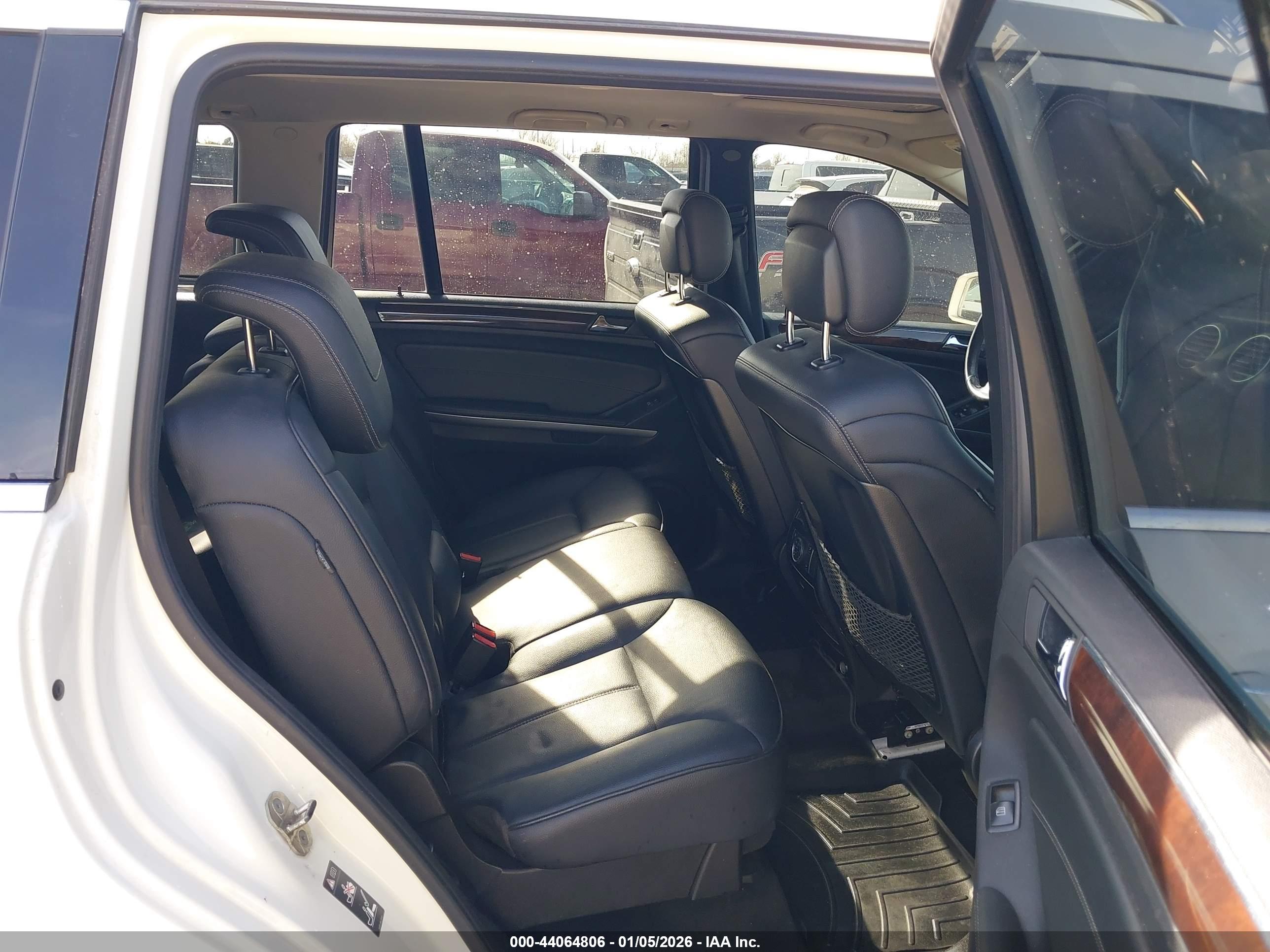 MERCEDES-BENZ GL image 8