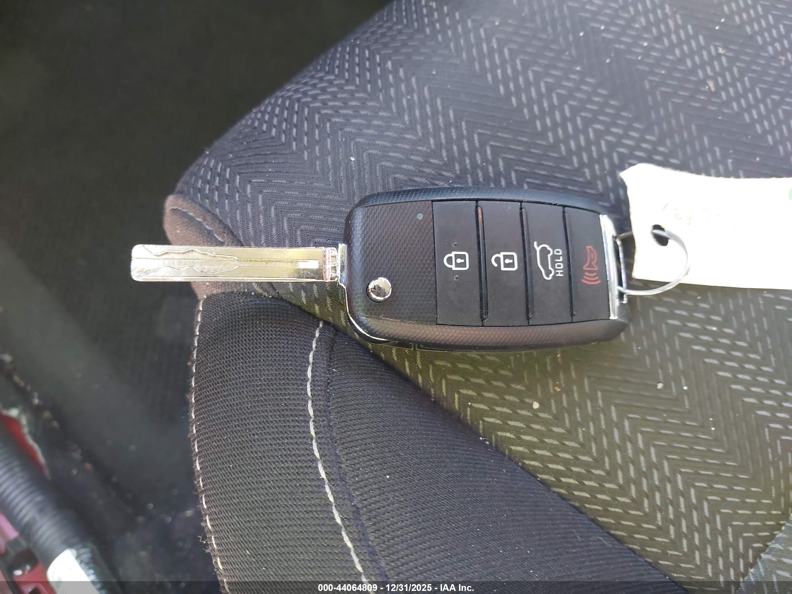KIA SPORTAGE image 11