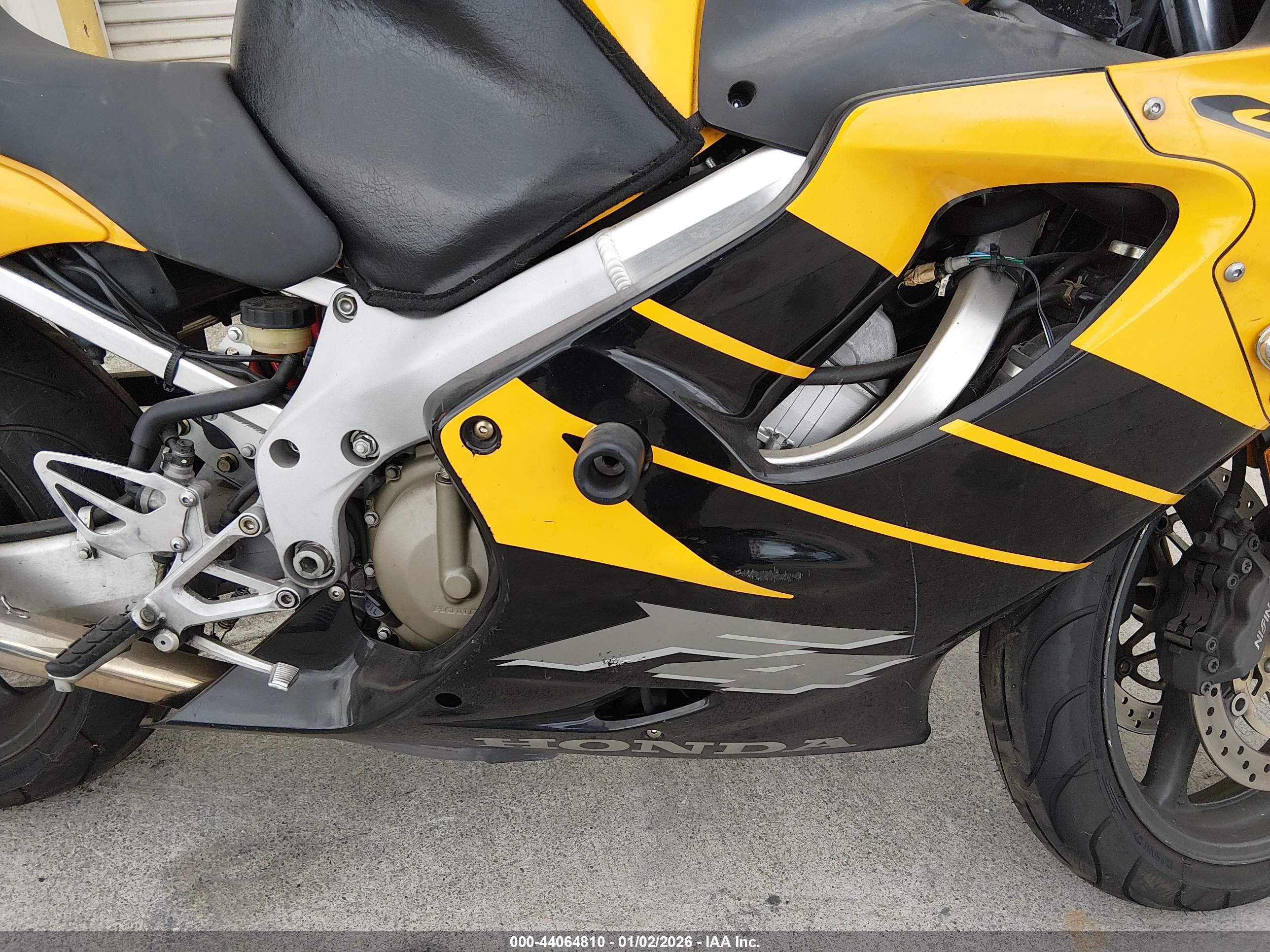 HONDA CBR600 image 8