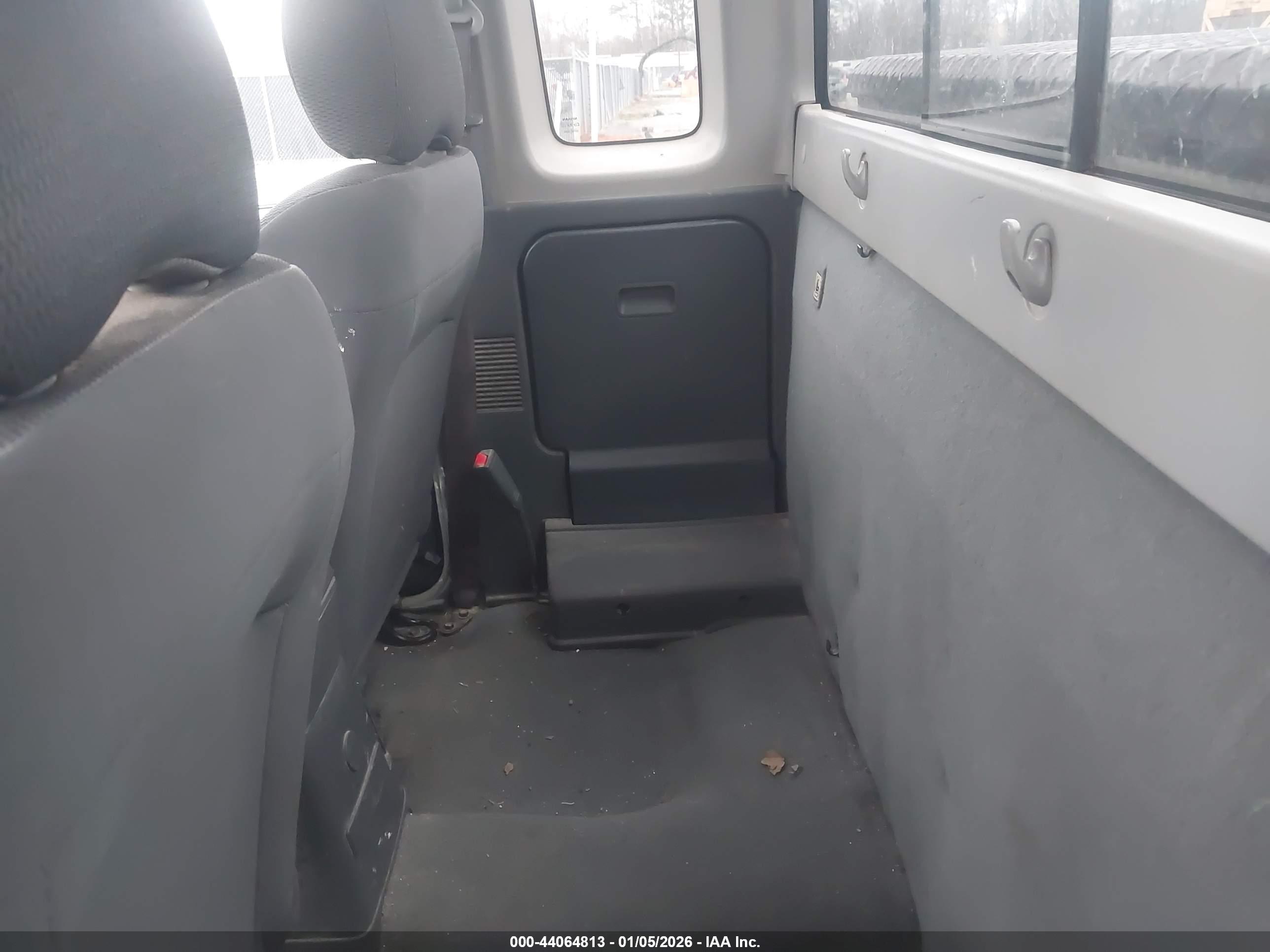 NISSAN FRONTIER image 8