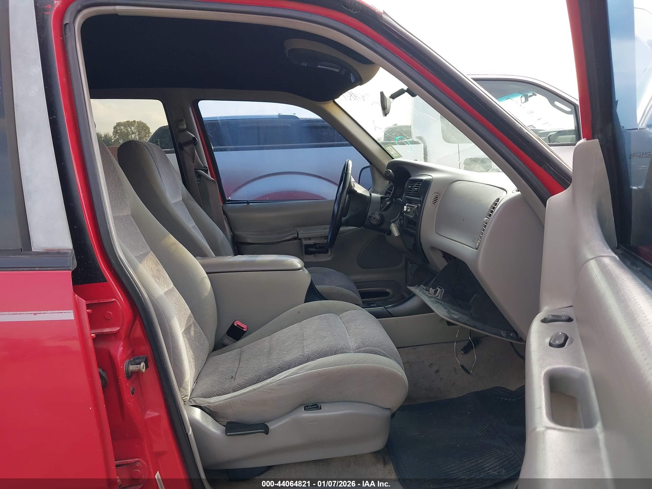 FORD EXPLORER image 5