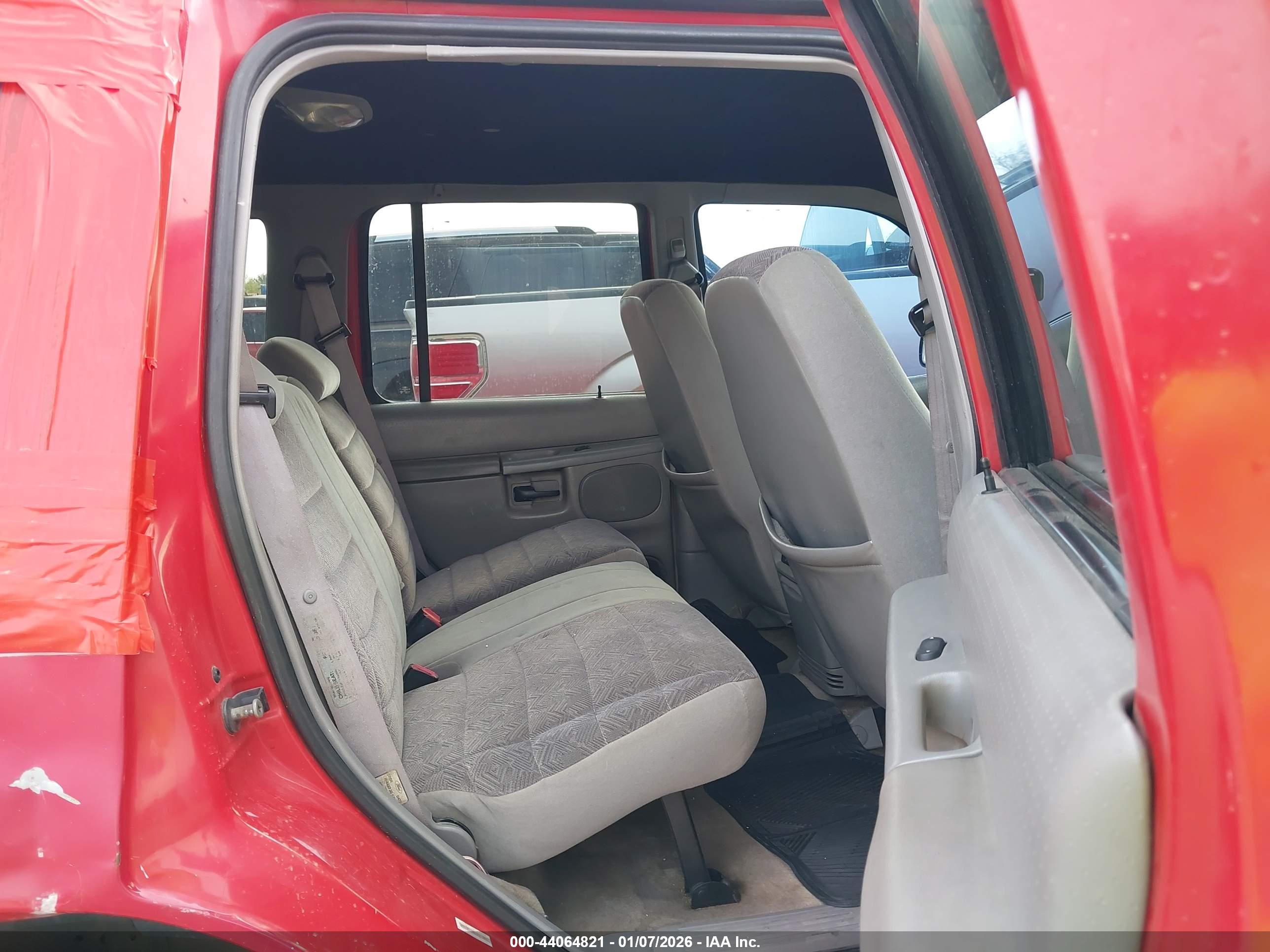 FORD EXPLORER image 8