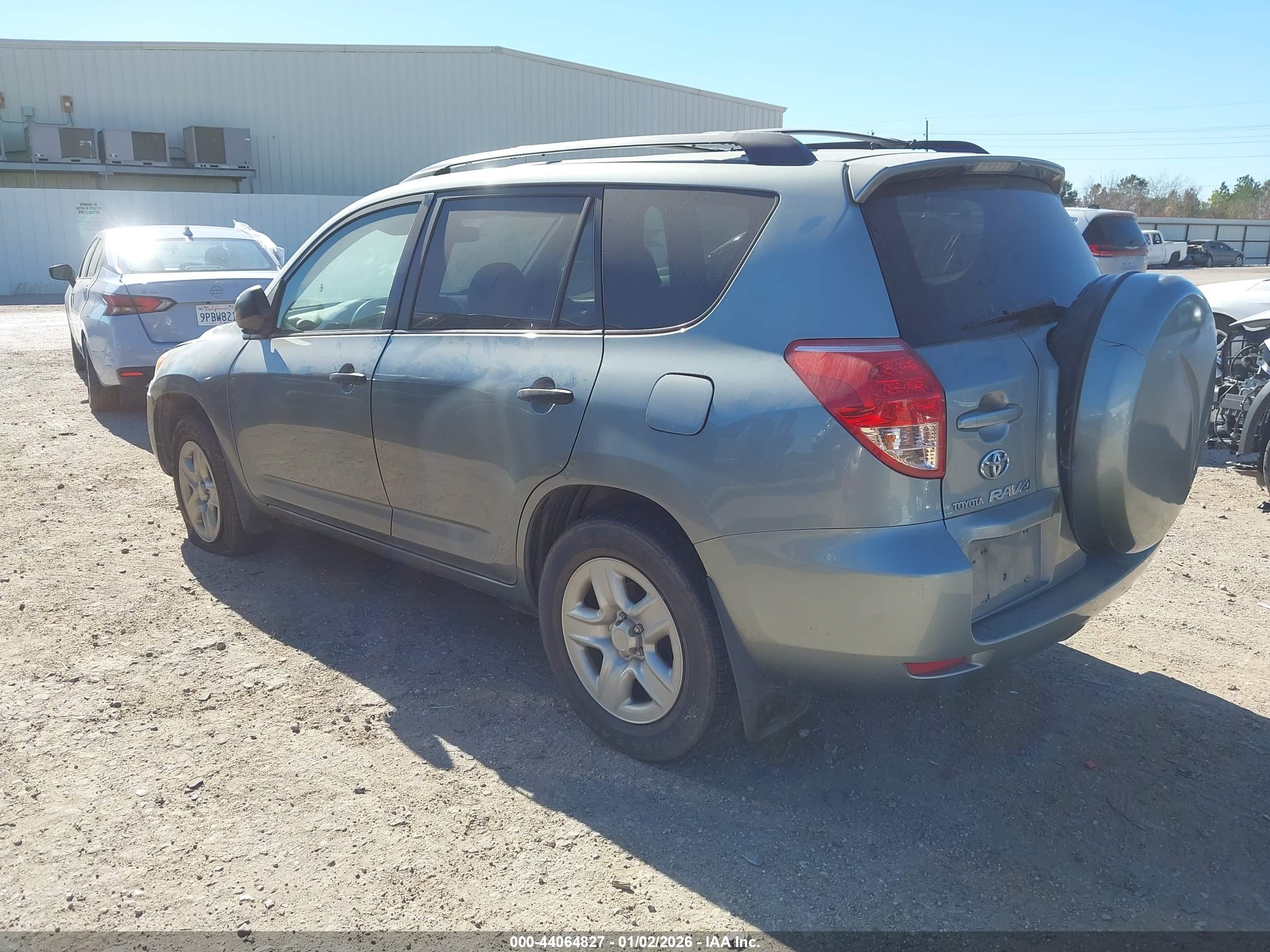 TOYOTA RAV4 image 3