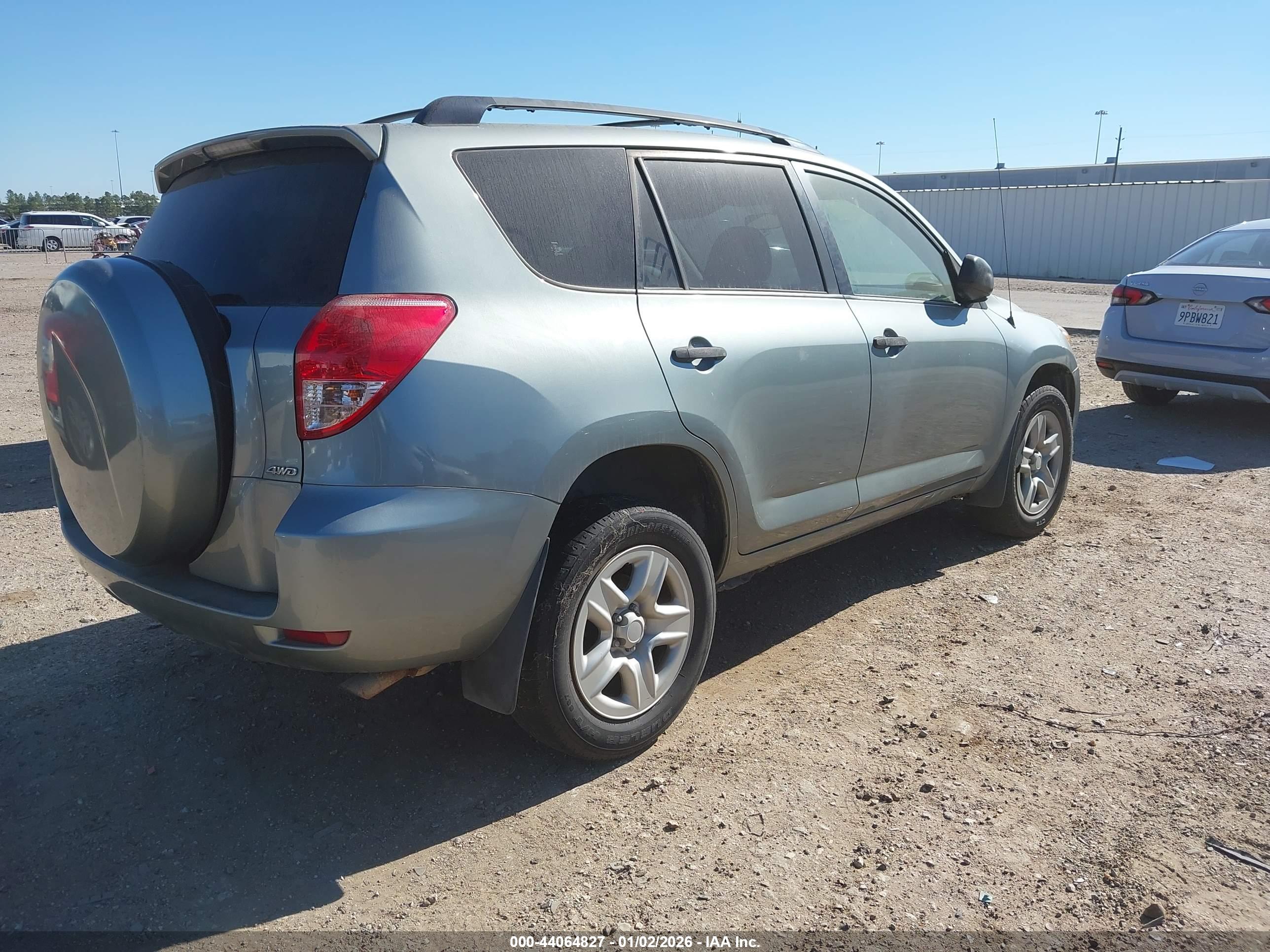 TOYOTA RAV4 image 4