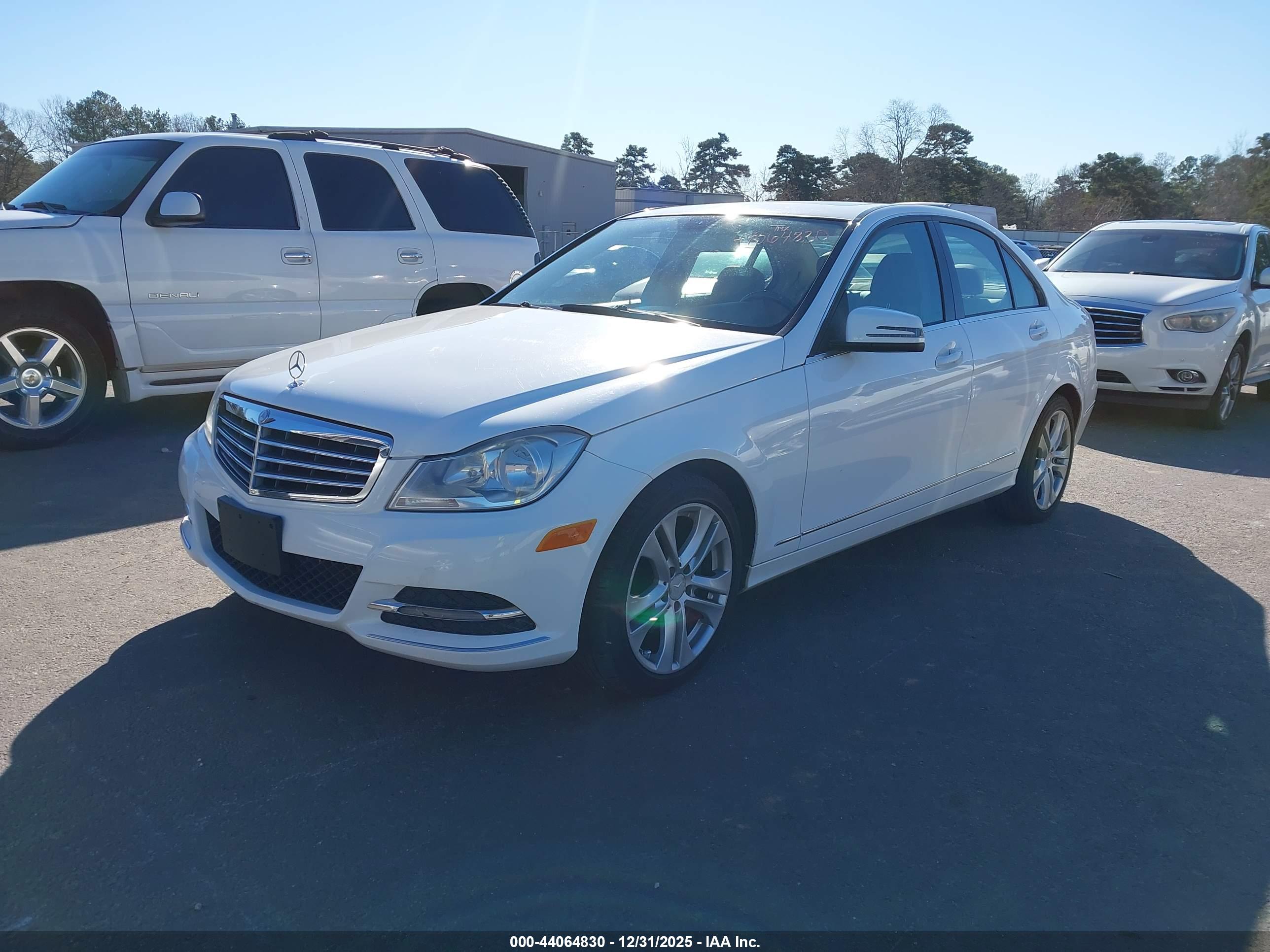 MERCEDES-BENZ C image 2