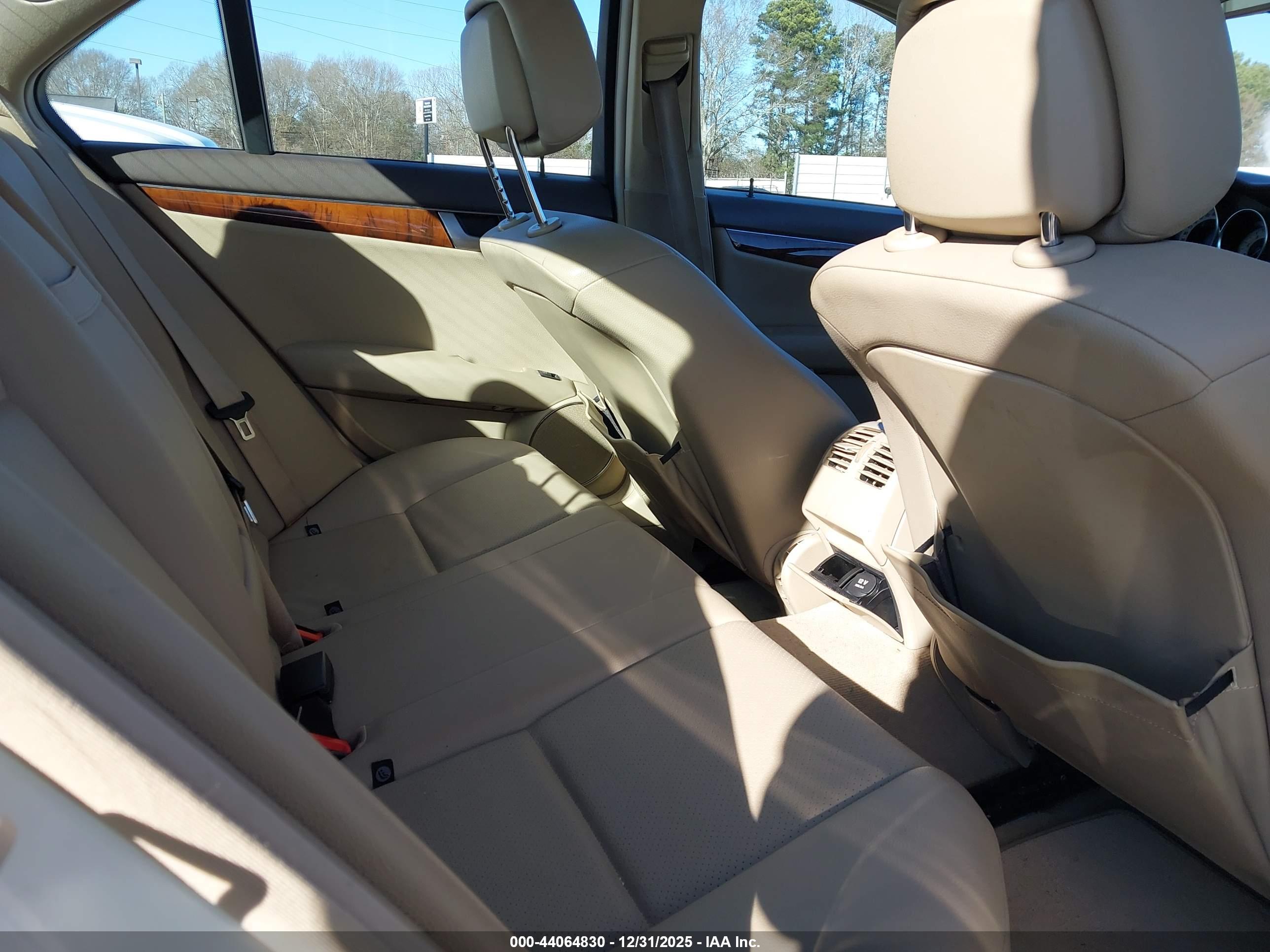MERCEDES-BENZ C image 8