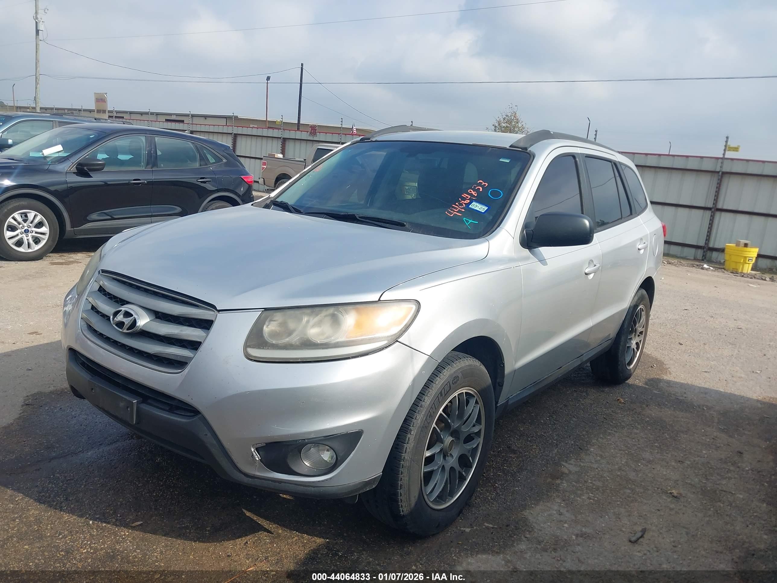 HYUNDAI SANTA image 2
